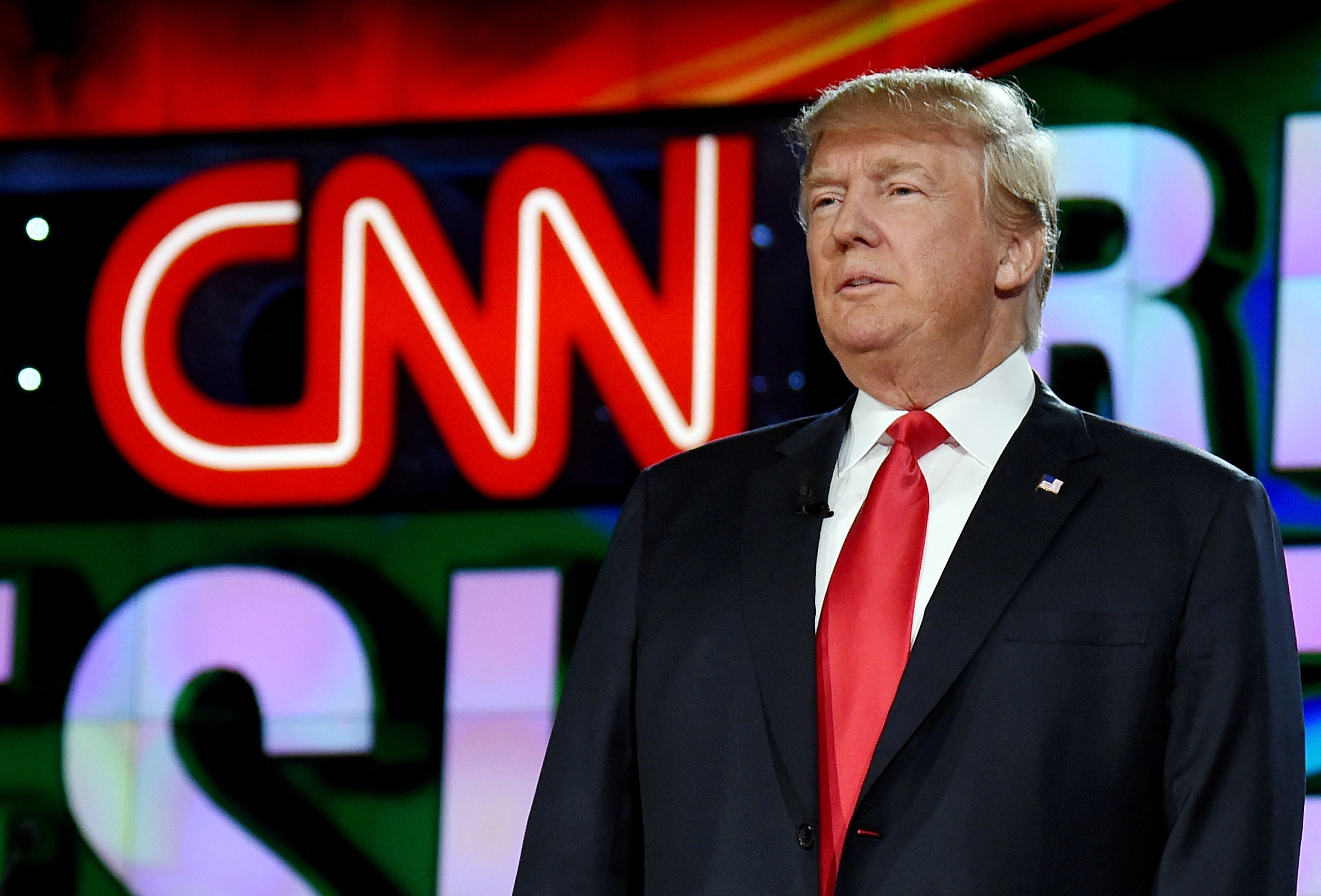 Trump durante un debate en la CNN.