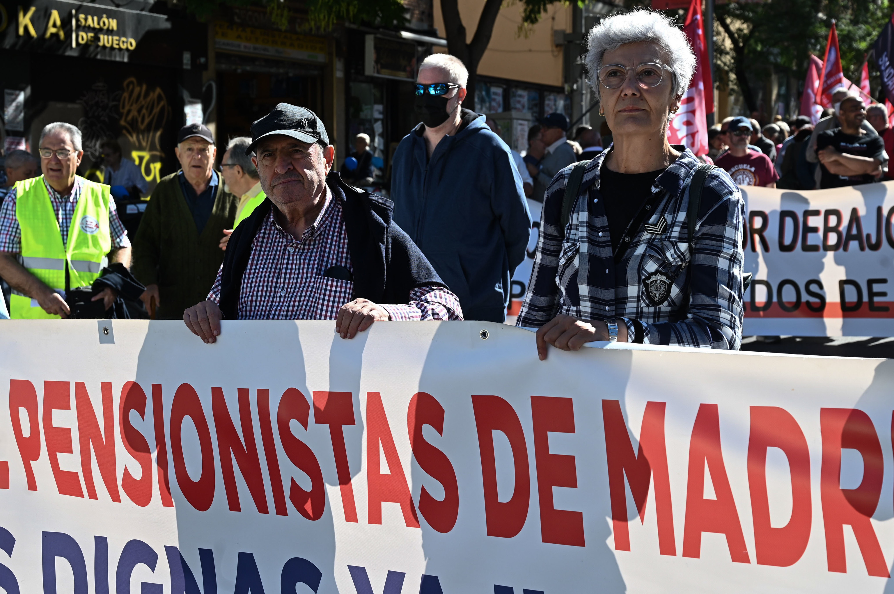 Pensionistas madrileños en la manifestación convocada en defensa del sistema de prestaciones. EFE/ Fernando Villar