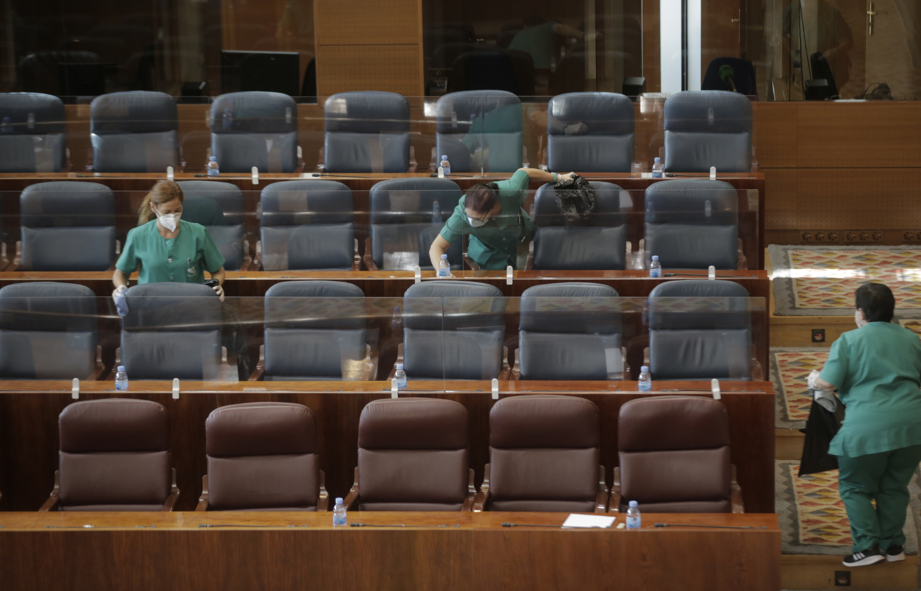Limpiadores en la Asamblea de Madrid.