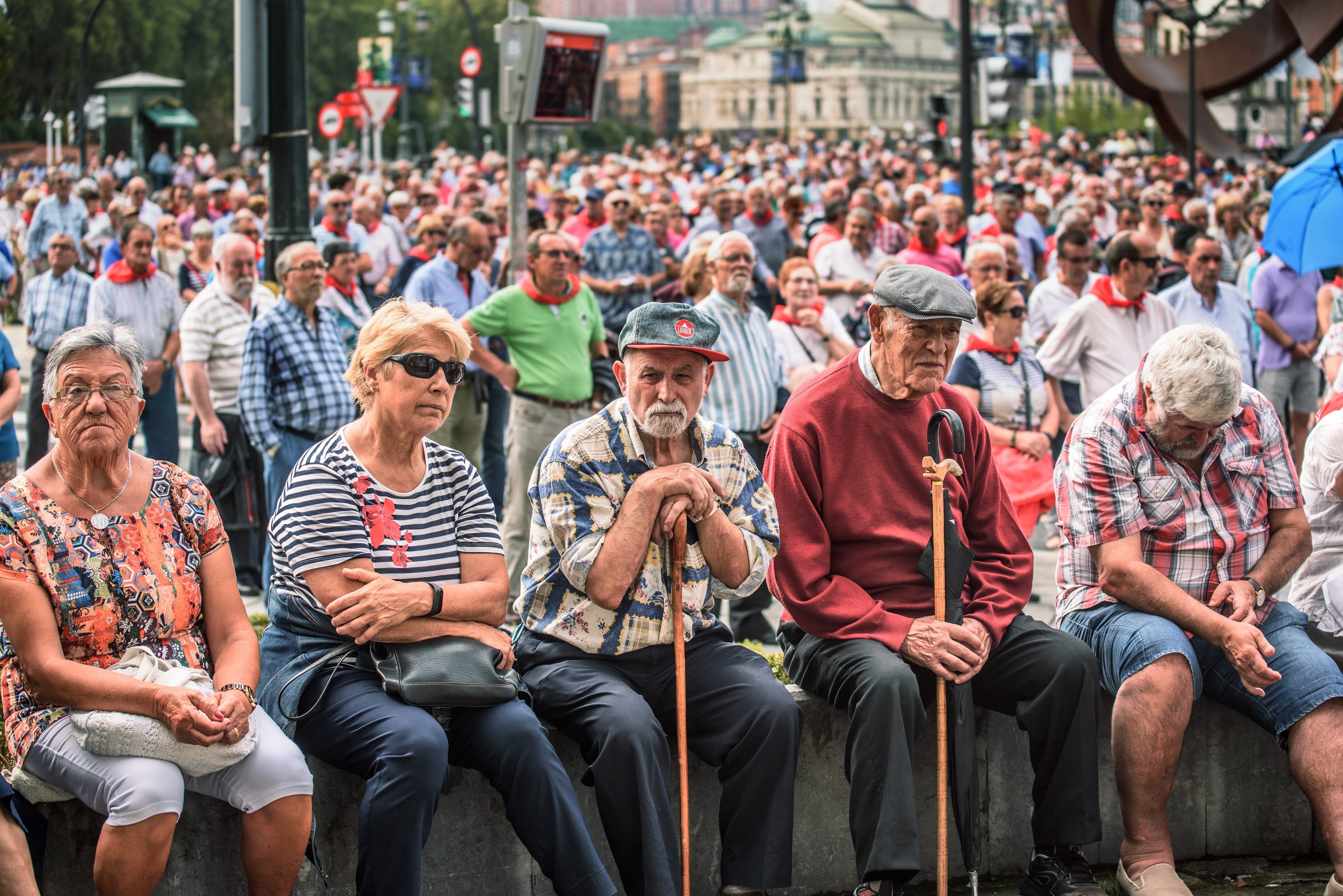 Protesta de jubilados en Bilbao para reclamar "pensiones dignas".
