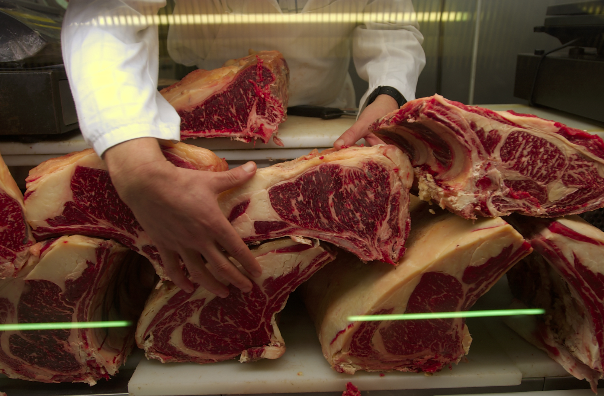 La evidencia es prcticamente nula en el caso de la asociacin entre alto consumo de carne roja no procesada e ictus isqumico.