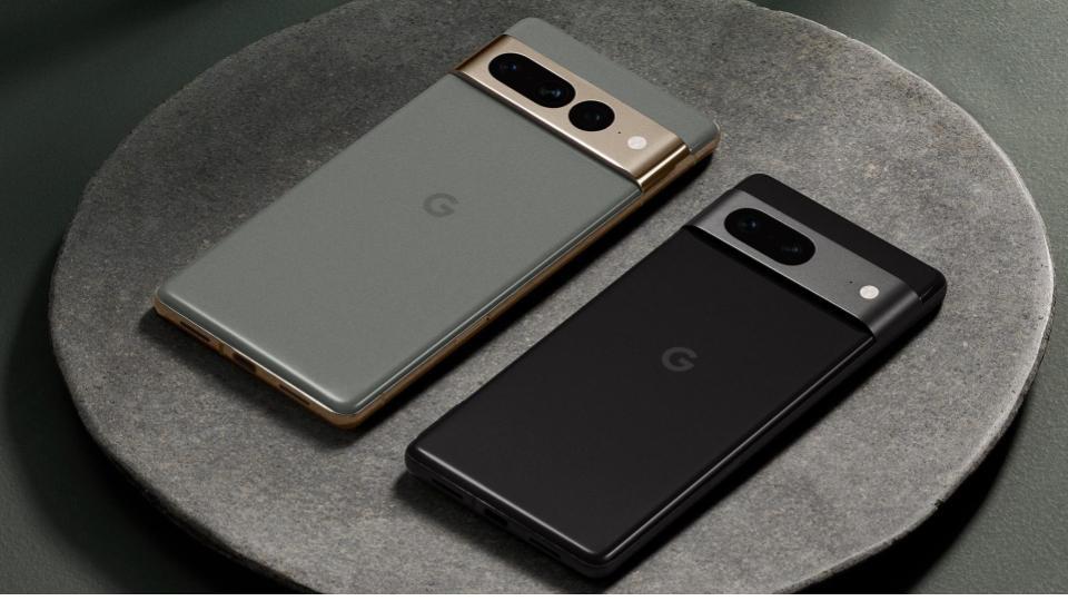 Google Pixel 7 PPro (izquierda) junto al Google Pixel 7.