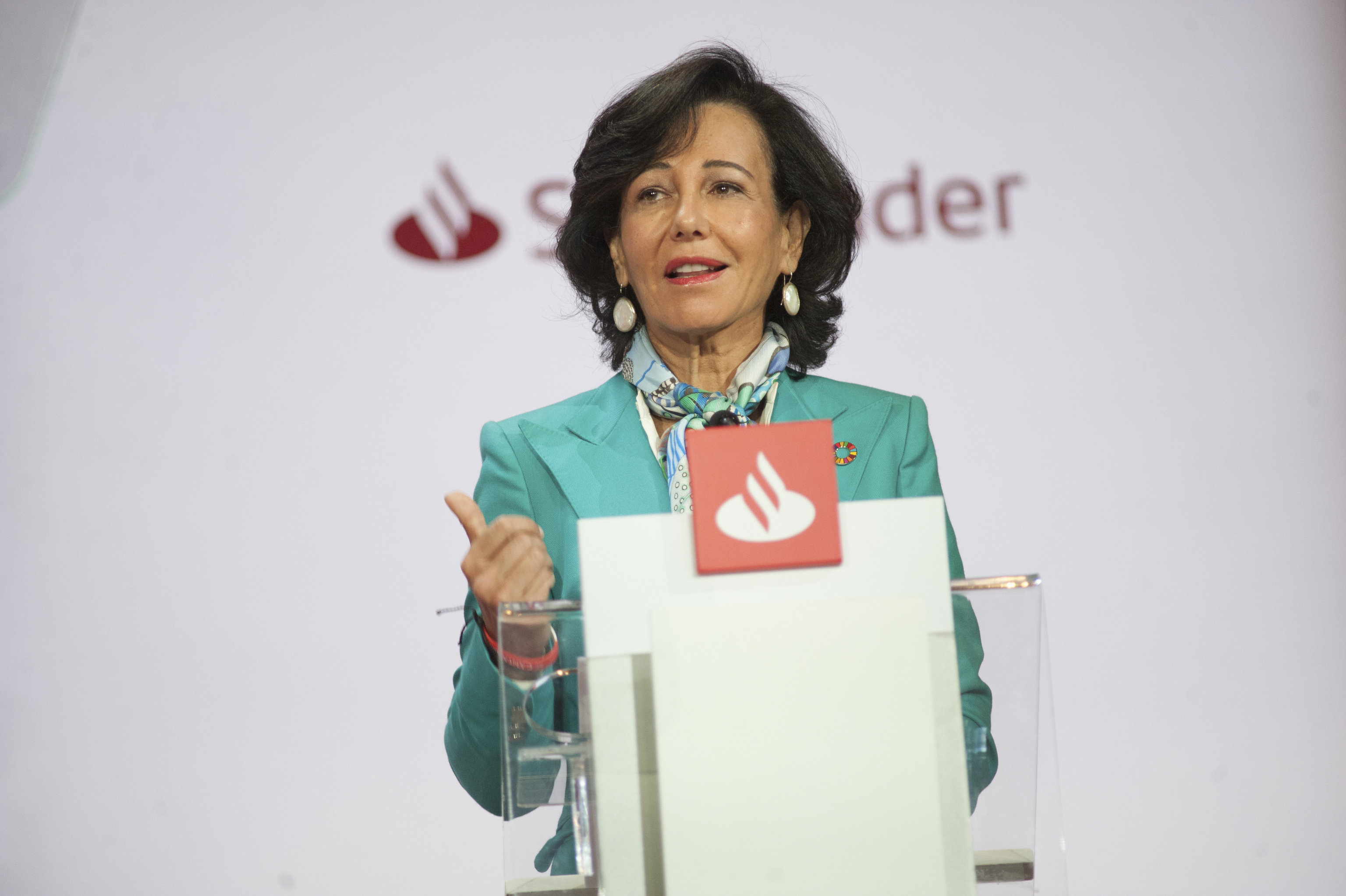 Los sindicatos acusan al Banco Santander de ser el que menos sube los sueldos en 2023 pese al acuerdo