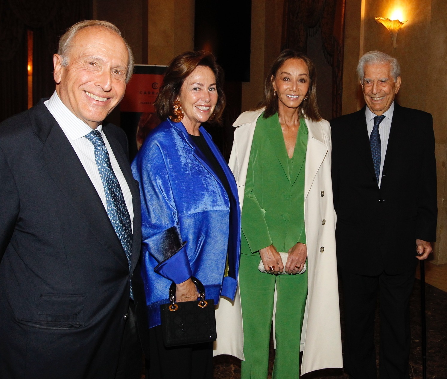 Luis Fernndez-Vega, Victoria Cueto-Felgueroso, Isabel Preysler y Mario Vargas. Llosa.