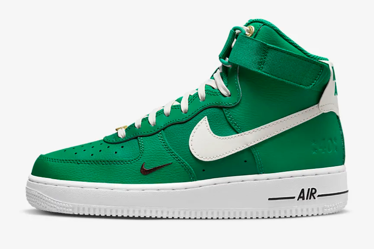 ALT: Zapatillas verdes de Nike.