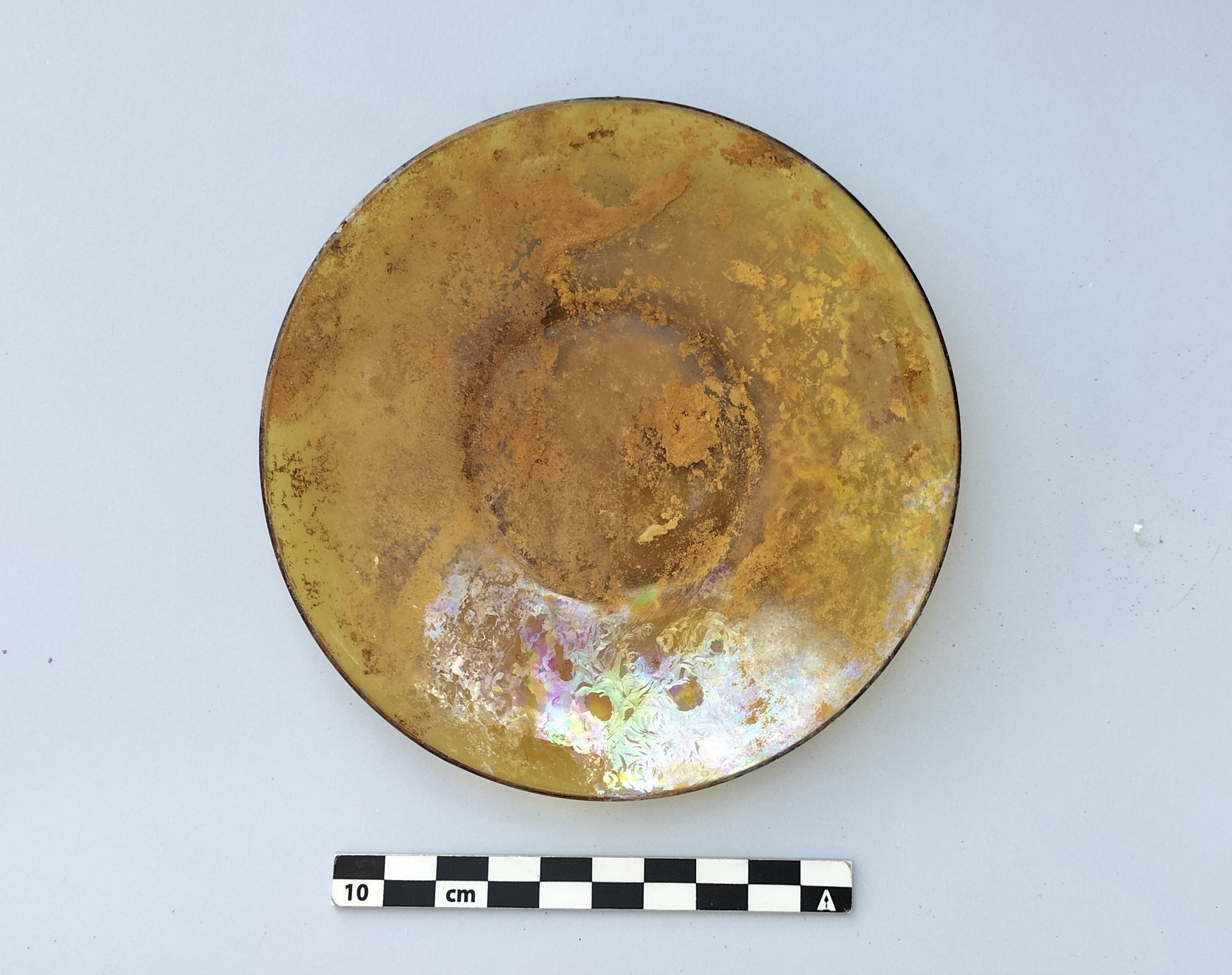Un plato Duralex, hallado en las excavaciones de Entrevías.