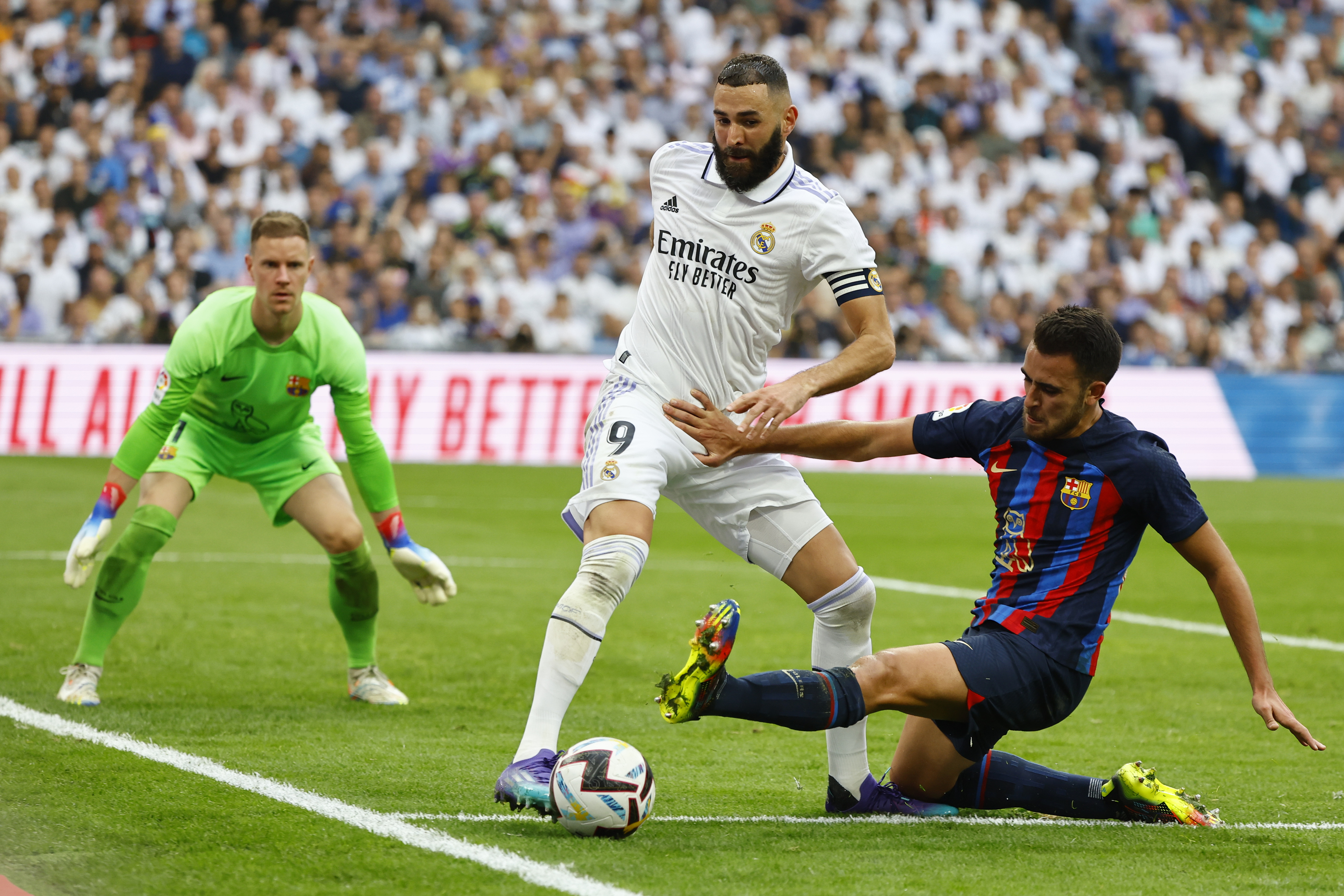 Imperio Estructuralmente Razón El Madrid vence a un Barça de juguete y aumenta la presión sobre Xavi (3-1)  | LaLiga Santander 2022 - 2023