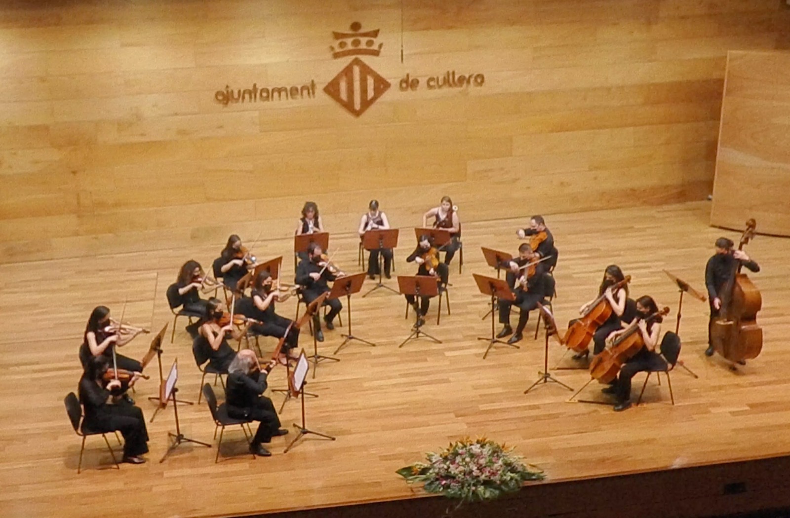 Alumnos de viola barroca del Conservatorio de Castelln, a la derecha.