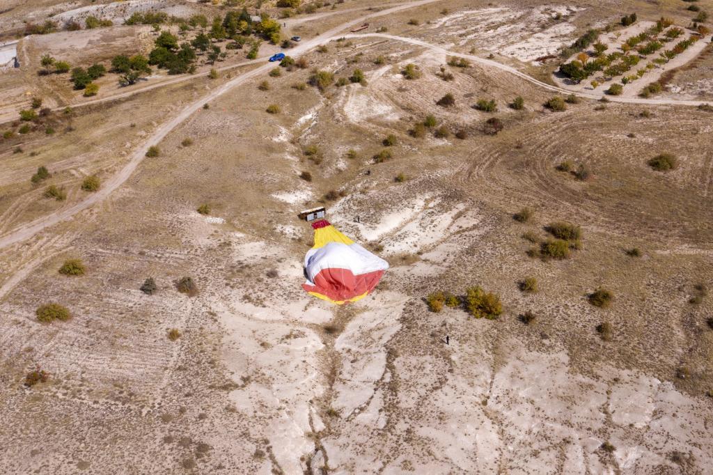 Imagen del globo cado tras el accidente en la regin turca de Capadocia.
