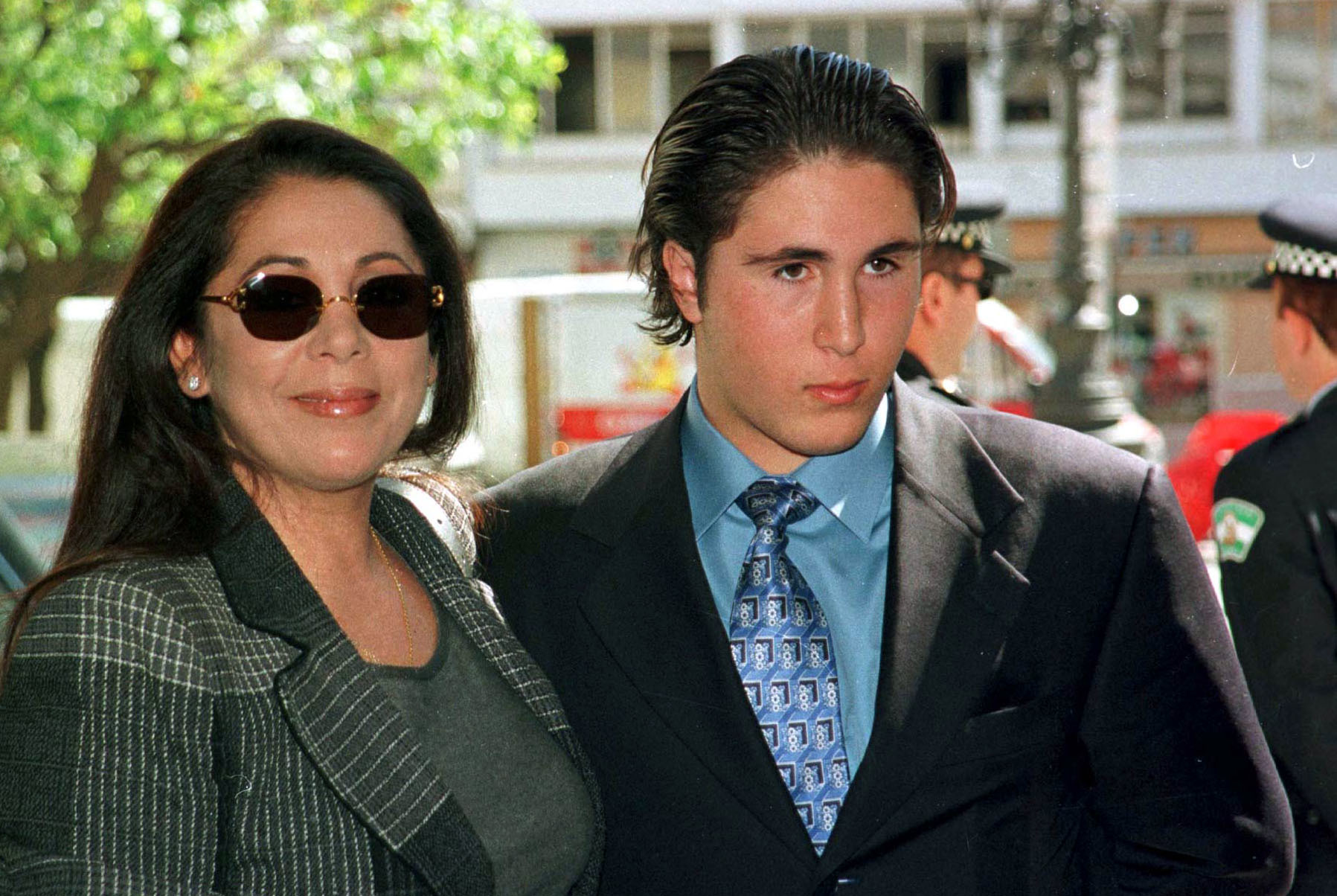 Madre e hijo, en una imagen de 1999.