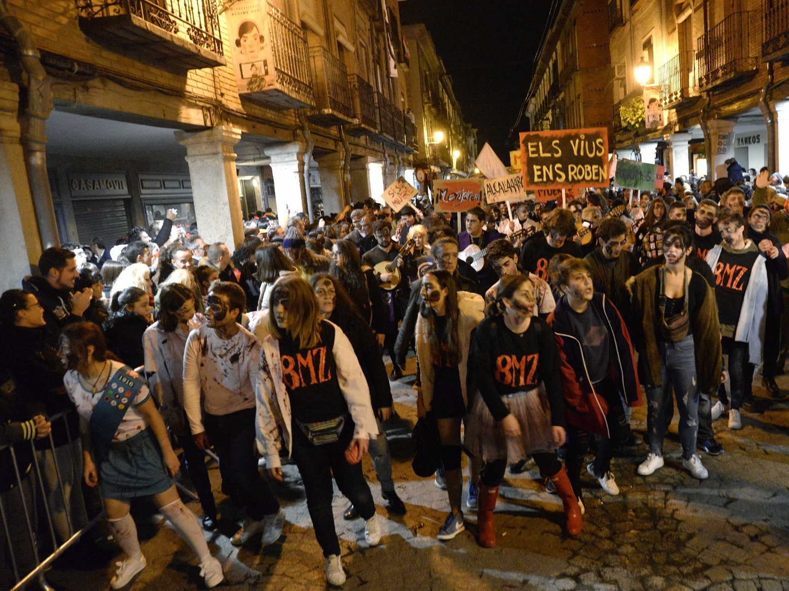 Marcha zombie en Alcalá de Henares.