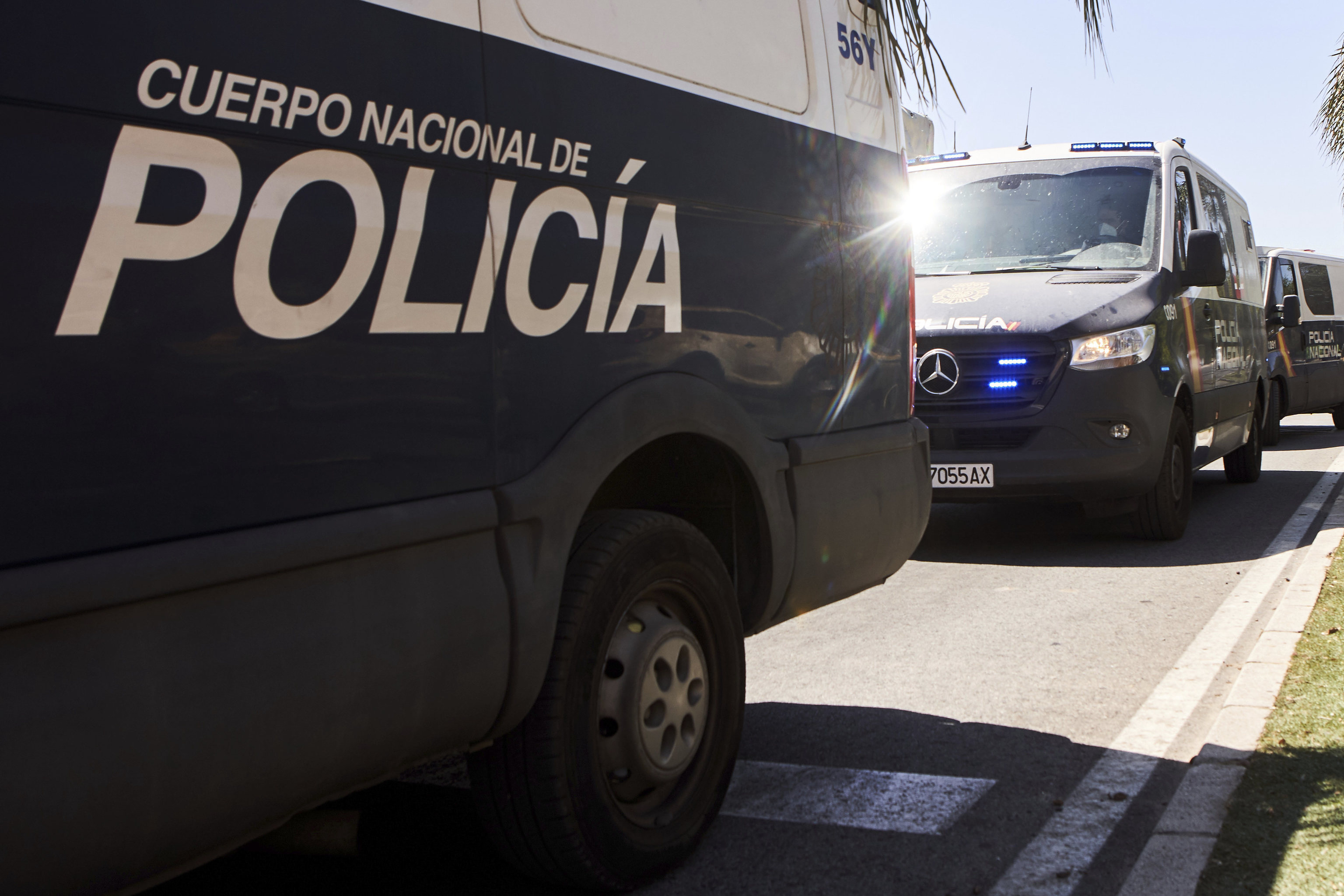 Vehculos de la Polica Nacional.
