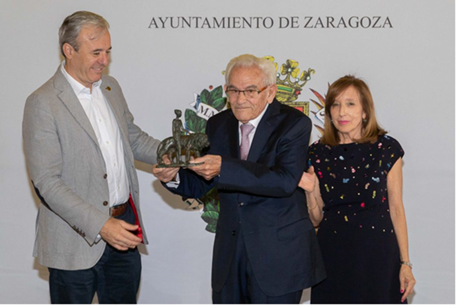Alonso-Lej fue distinguido como Zaragozano Ejemplar por el Ayuntamiento.