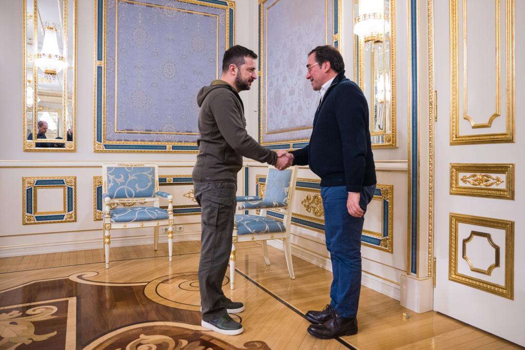 Volodimir Zelenski recibe a Jos Manuel Albares en Kiev.