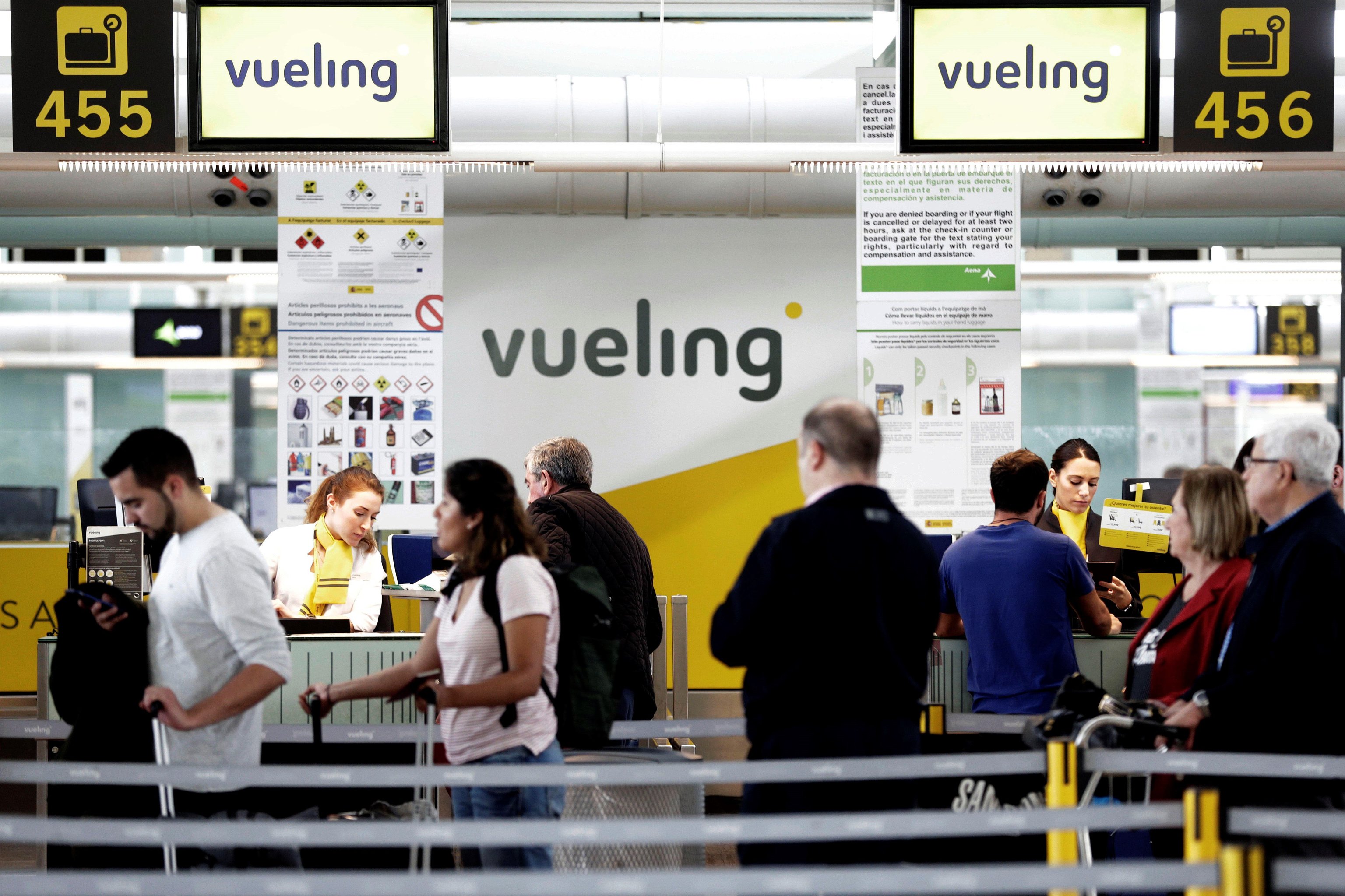 Imagen de archivo del mostrador de Vueling en El Prat.