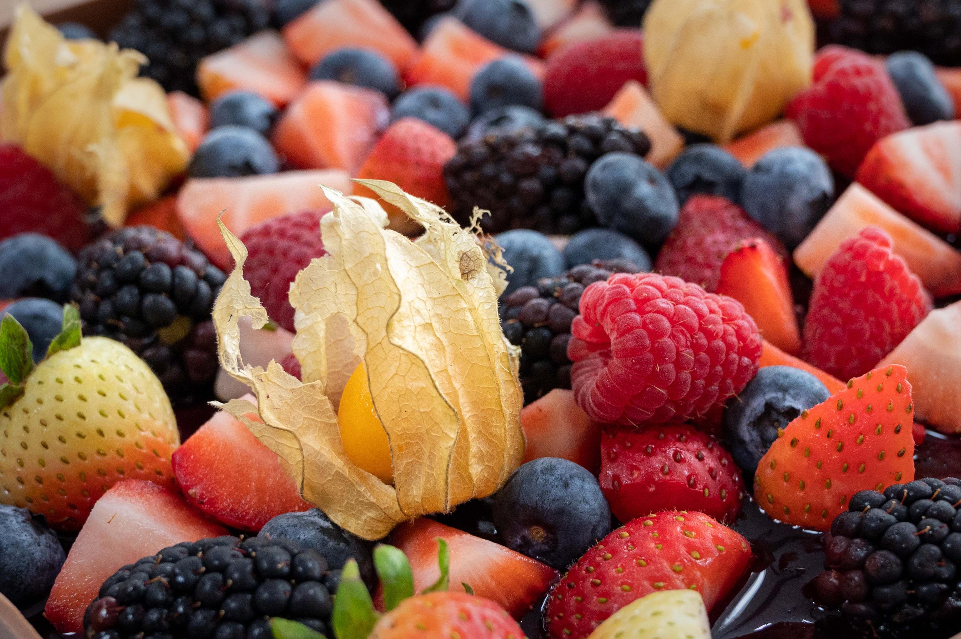 ALT: Comer la fruta con piel es mejor que pelarla? Mitos y varias realidades