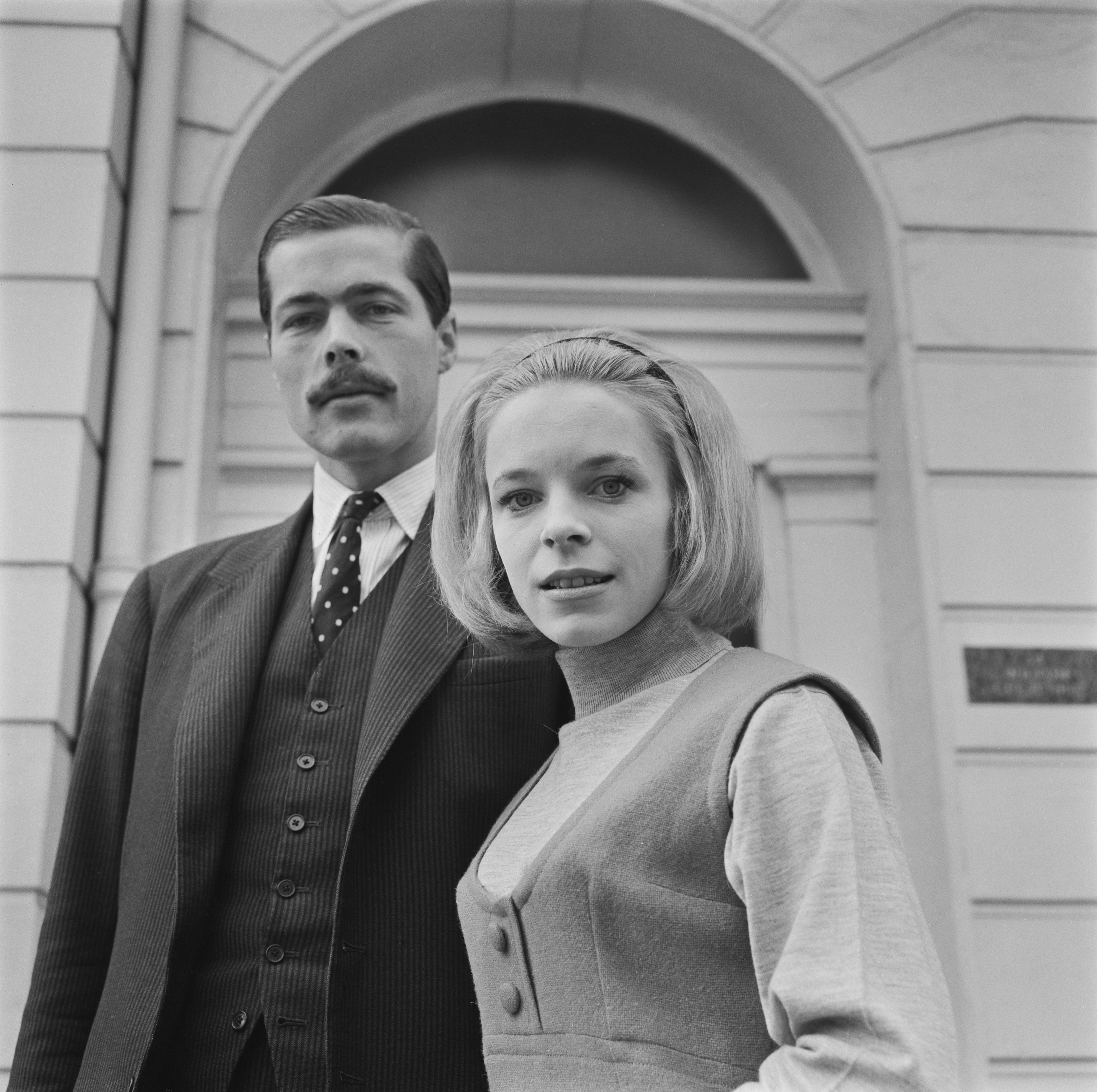 John Bingham y su esposa Veronica, Lord y Lady Duncan en 1963.