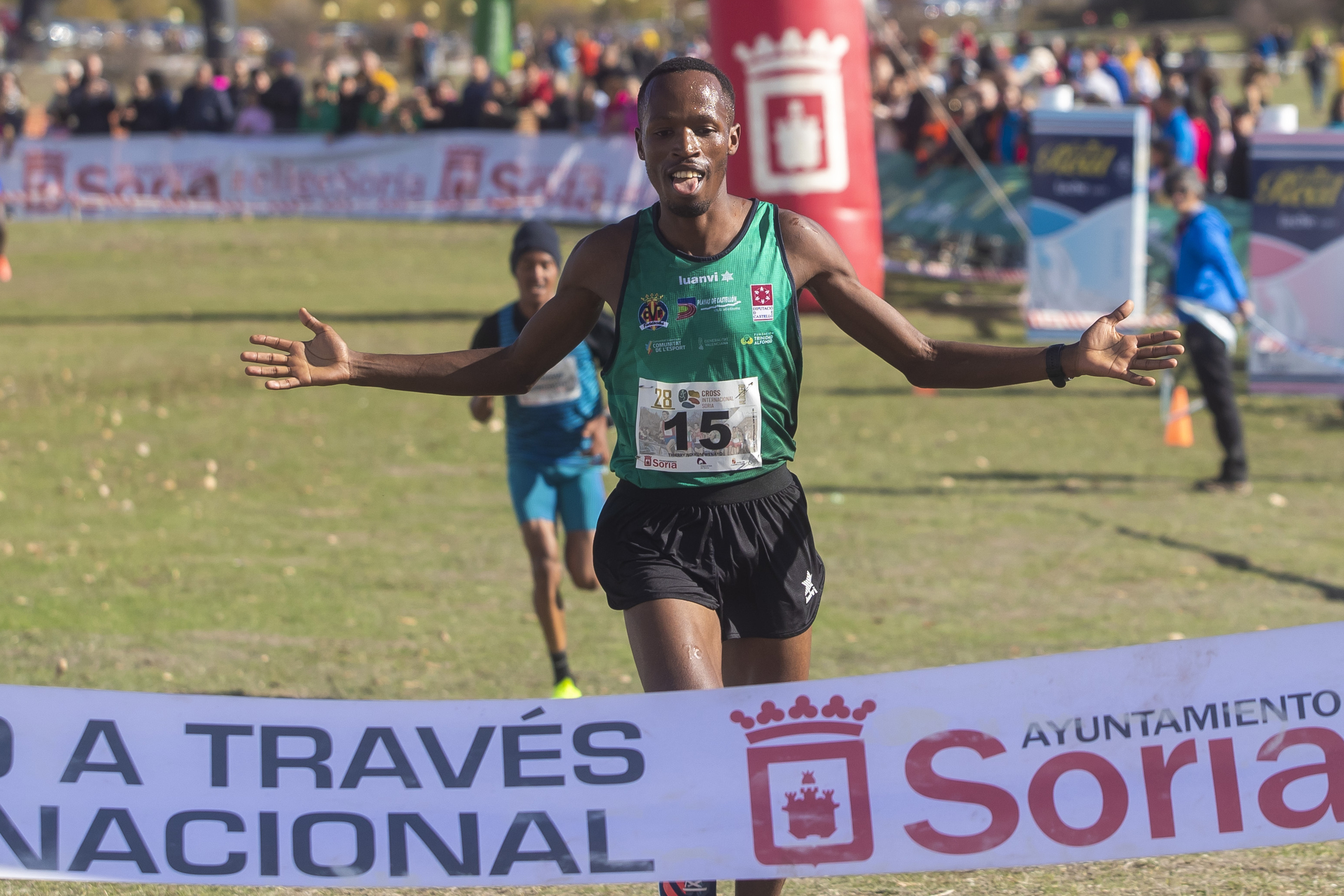 Ndikumwenayo, al vencer en el cross de Soria.