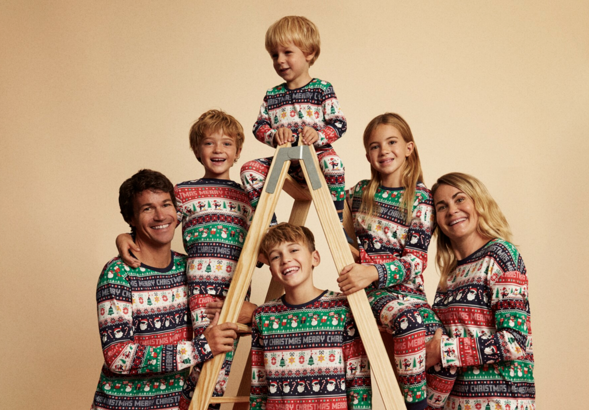 Fabricante Escuela de posgrado Rascacielos 8 pijamas de Navidad para toda la familia por menos de 40 euros | Moda