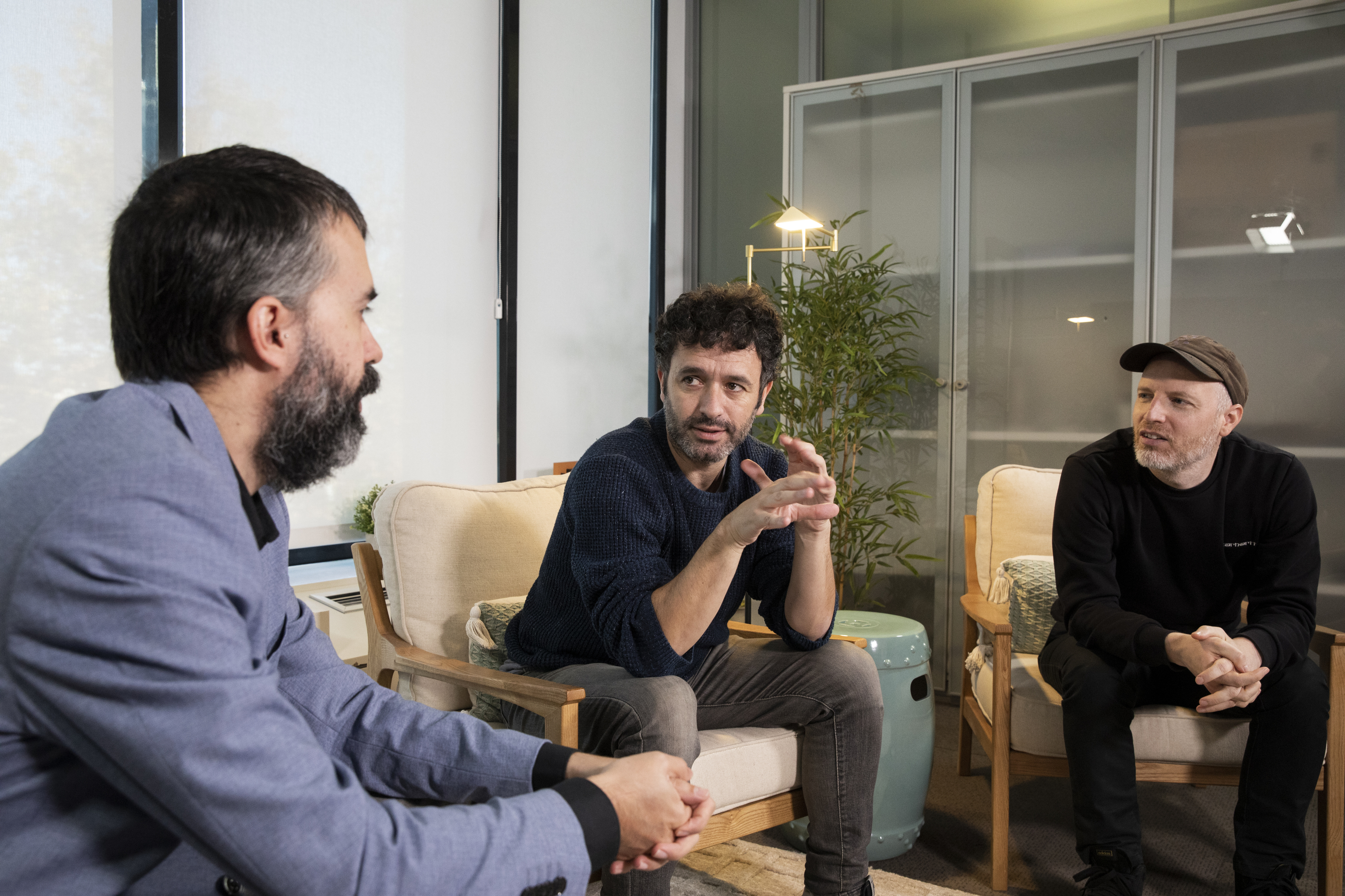 Darío Prieto, Rodrigo Sorogoyen y Oliver Arson, durante el encuentro con 'La Lectura'.