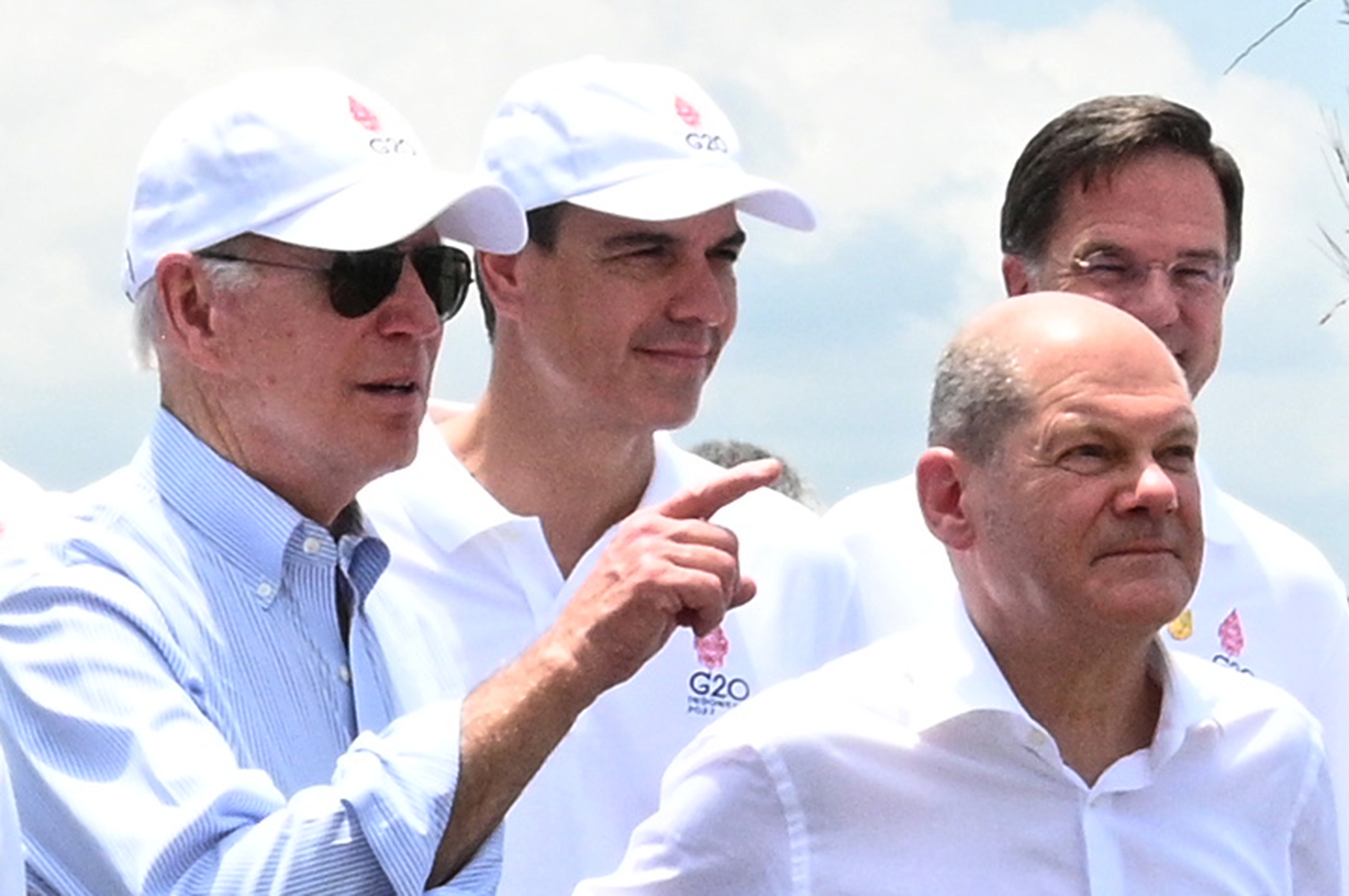 De izquierda a derecha, Joe Biden, Pedro Sánchez, Olaf Scholz y Mark Rutte en la cumbre del G-20 en Bali