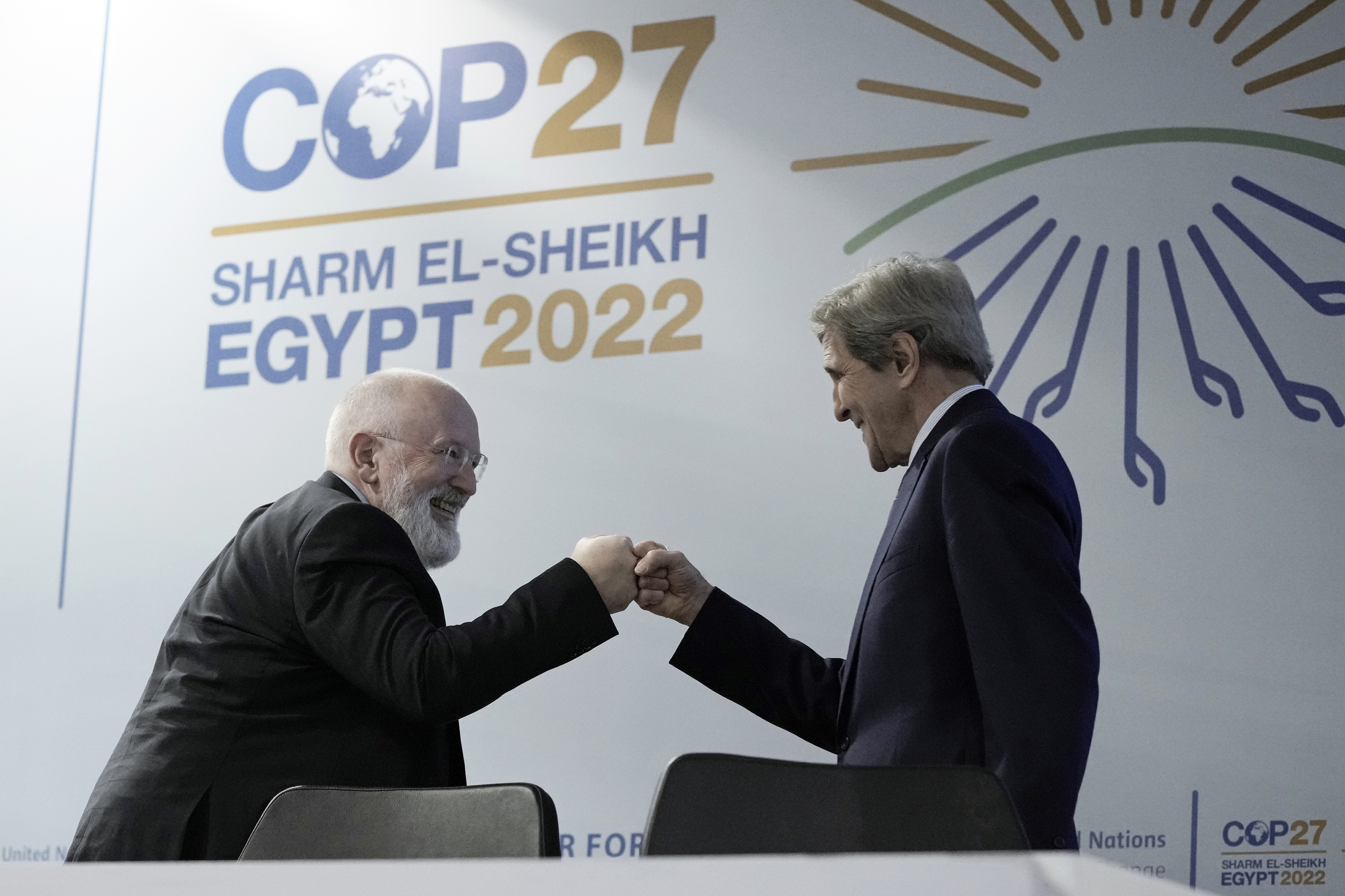 Frans Timmermans, vicepresidente de la Comisión Europea, y John Kerry, enviado especial para el clima de EEUU