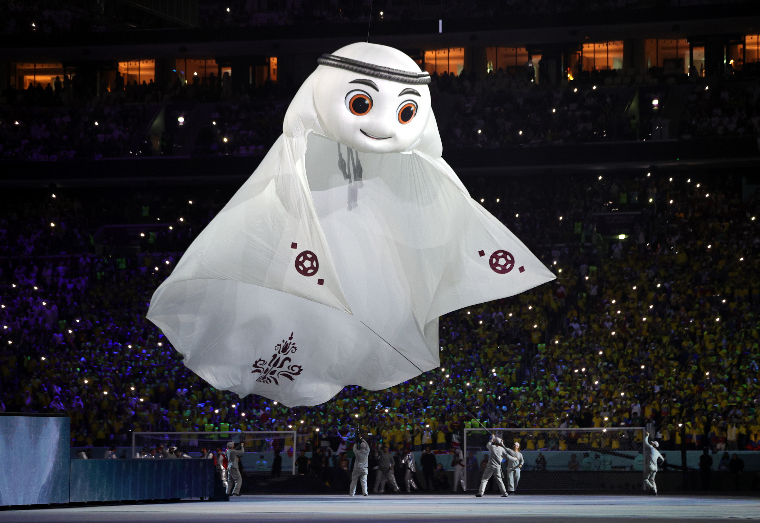 La'eeb, la mascota del Mundial de Qatar 2022, durante la ceremonia de inauguraci