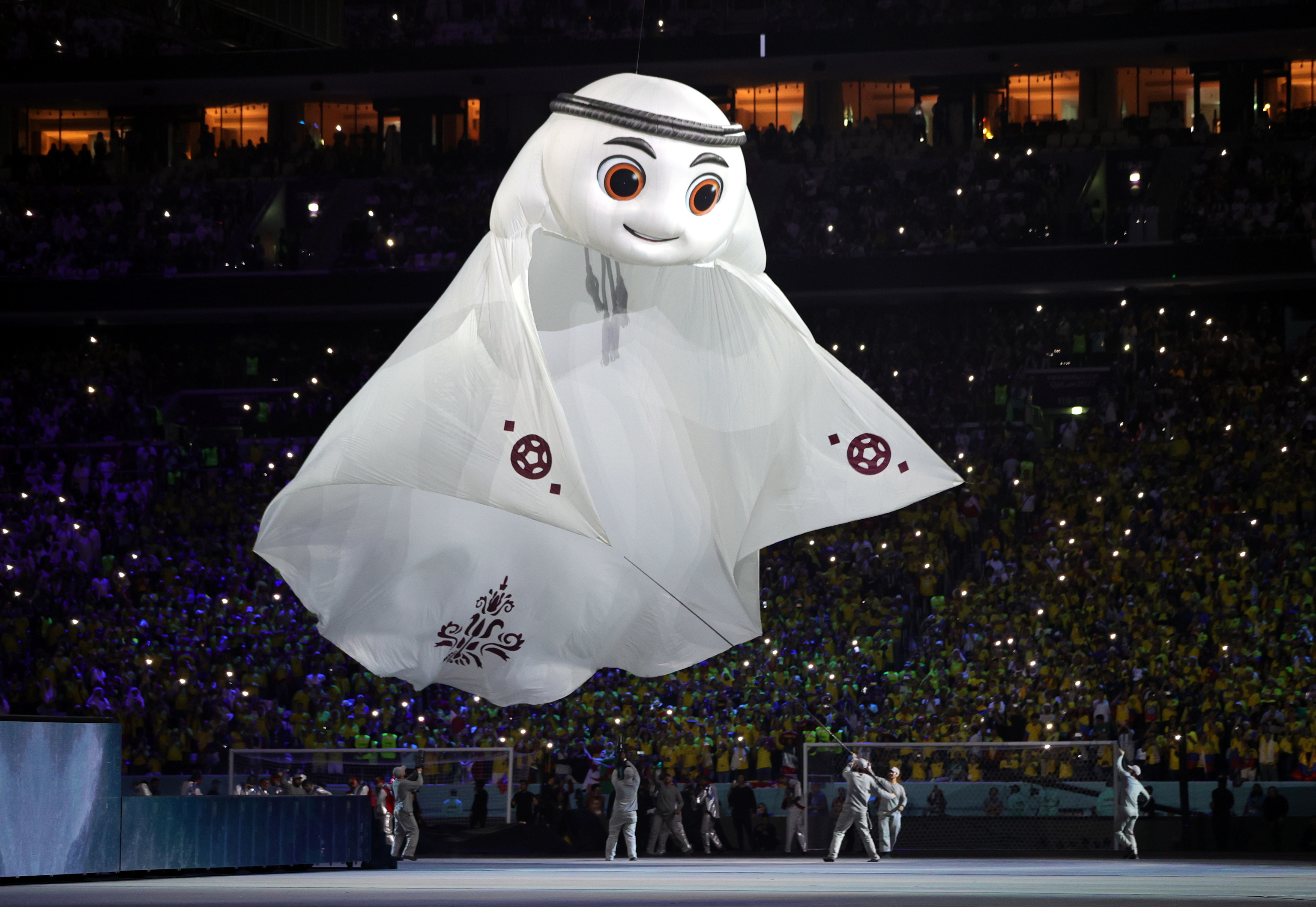 La'eeb, la mascota del Mundial de Qatar 2022, durante la ceremonia de inauguración.