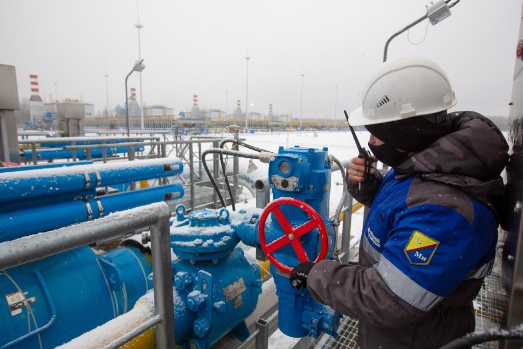 Gazprom amenaza con reducir el flujo de gas a través Ucrania desde el  lunes