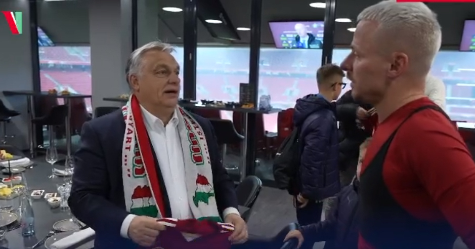 Viktor Orban, acusado de revisionismo tras lucir una bandera de la desaparecida ‘Gran Hungría’