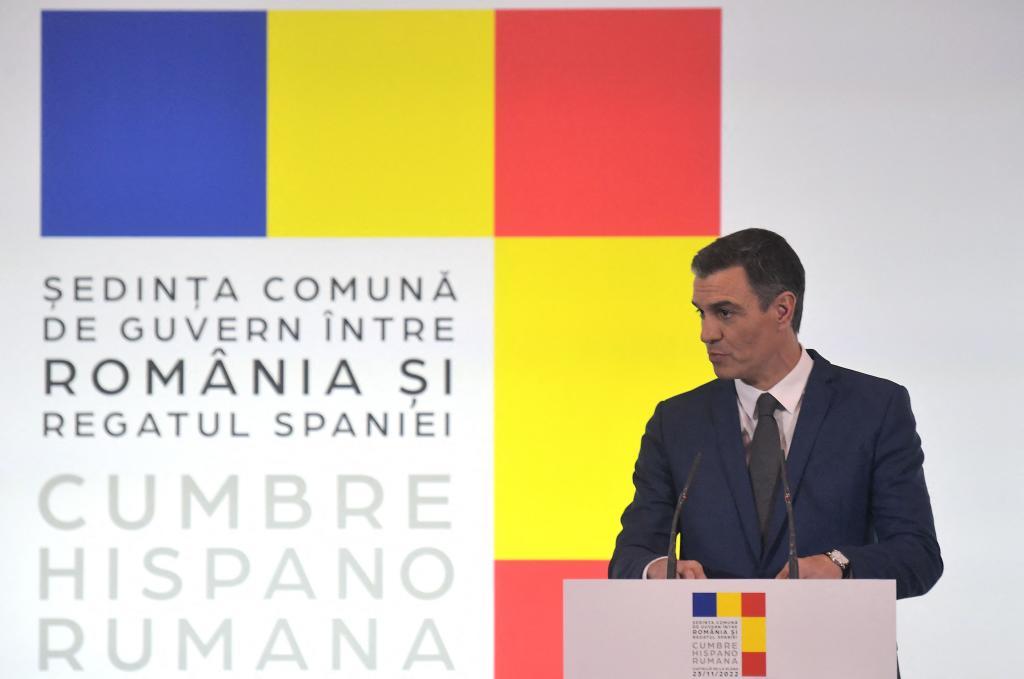 El presidente del Gobierno, Pedro Sánchez, en la cumbre hispano-rumana de Catellón.