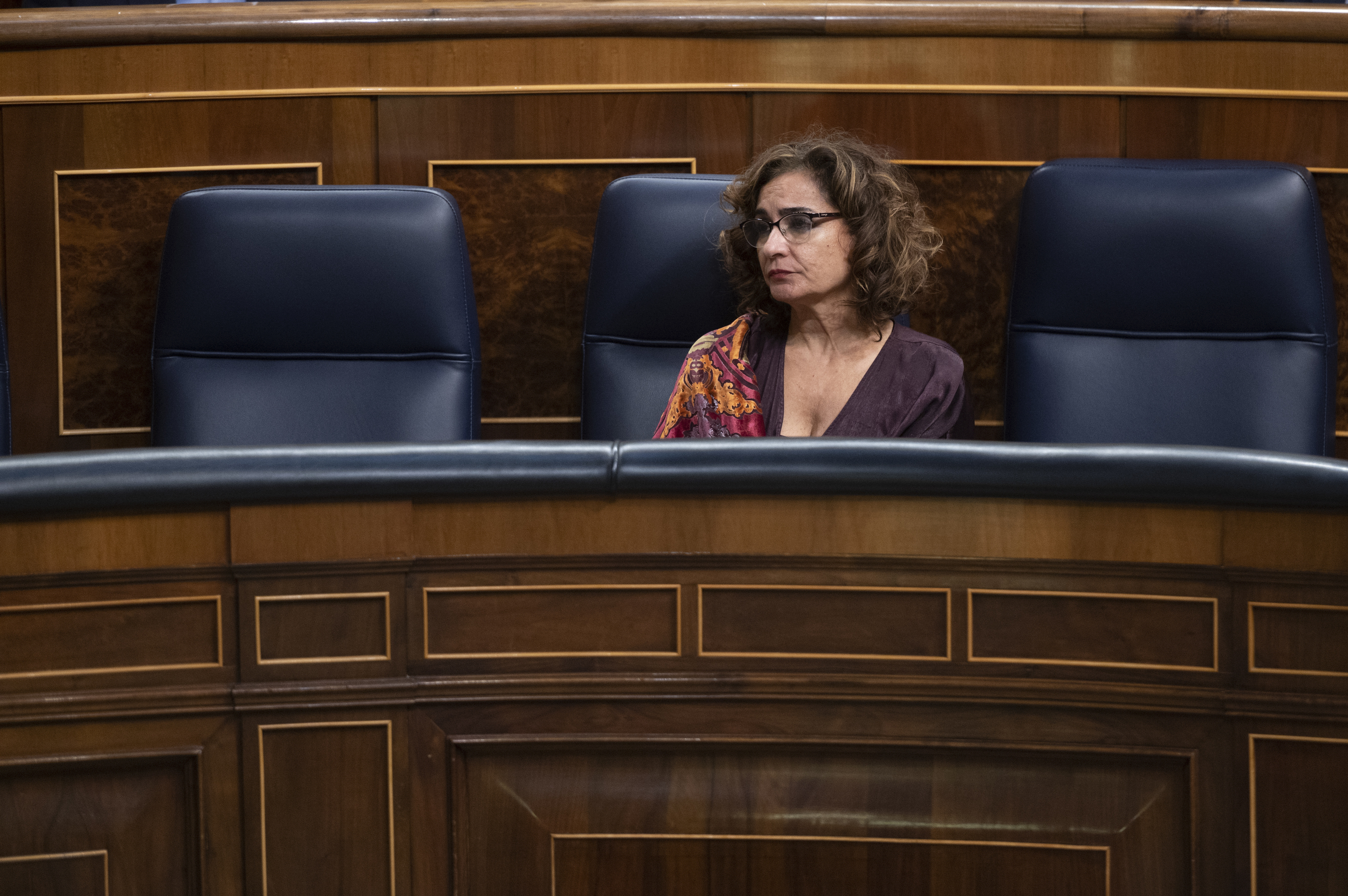 La ministra de Hacienda, María Jesús  Montero, durante un pleno del Congreso