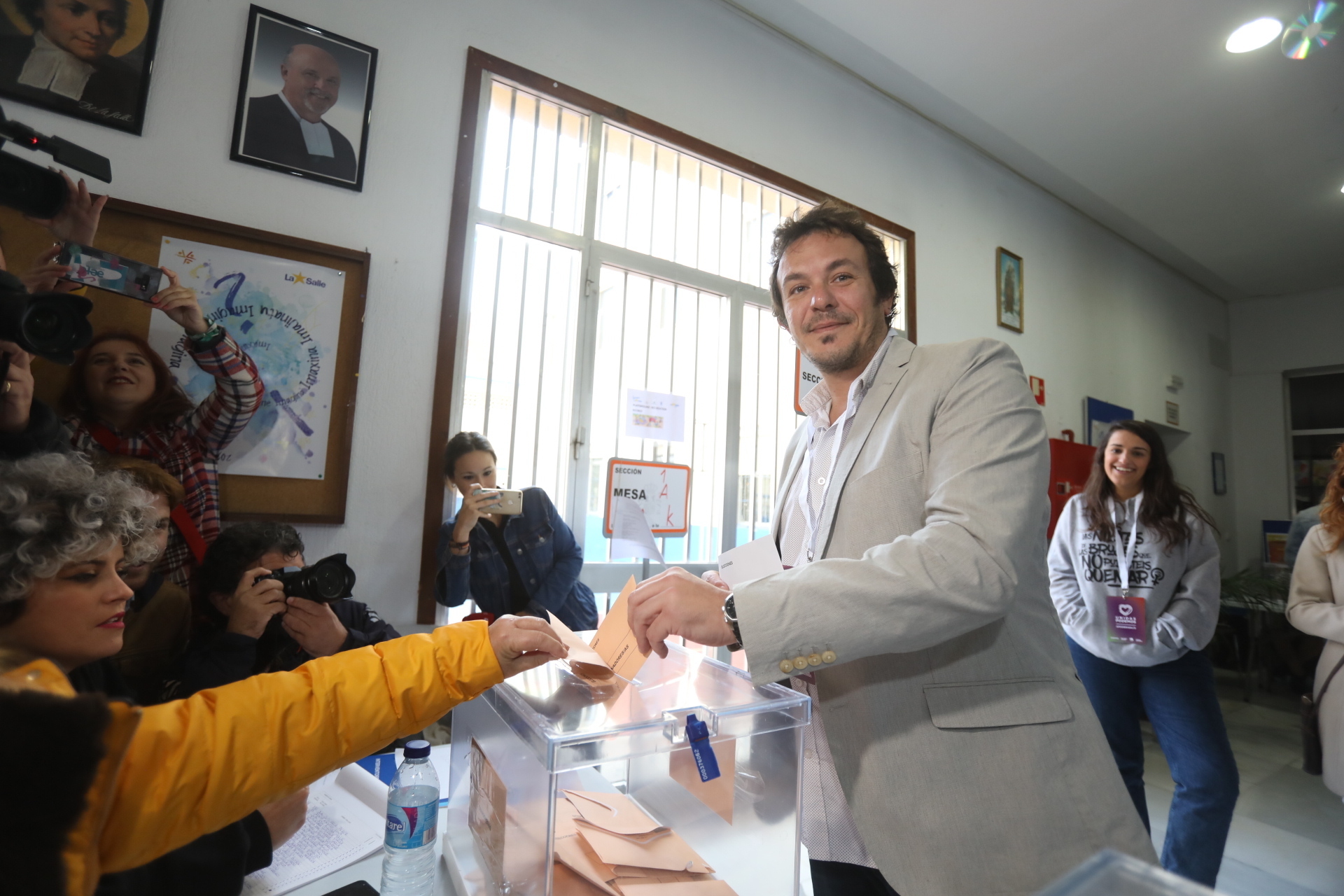 Kichi, votando en las elecciones del 10 de noviembre de 2019.