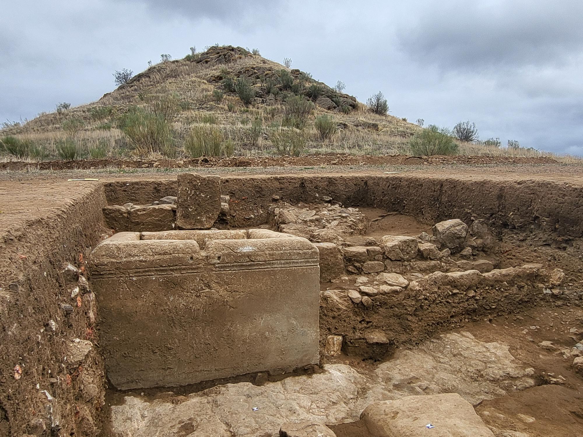 Restos arqueolgicos de una fuente romana hallados en Fuente Obejuna (Crdoba).