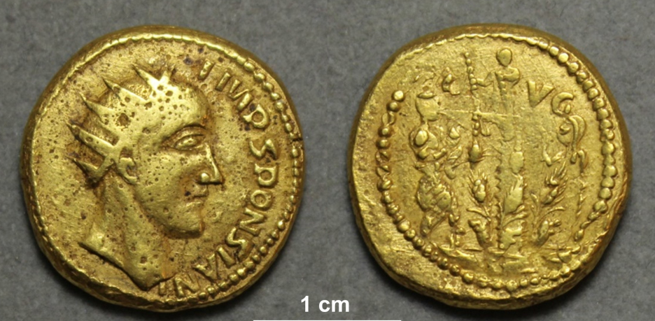 La moneda con la cara de Esponsiano desenterrada en Transilvania en 1713.