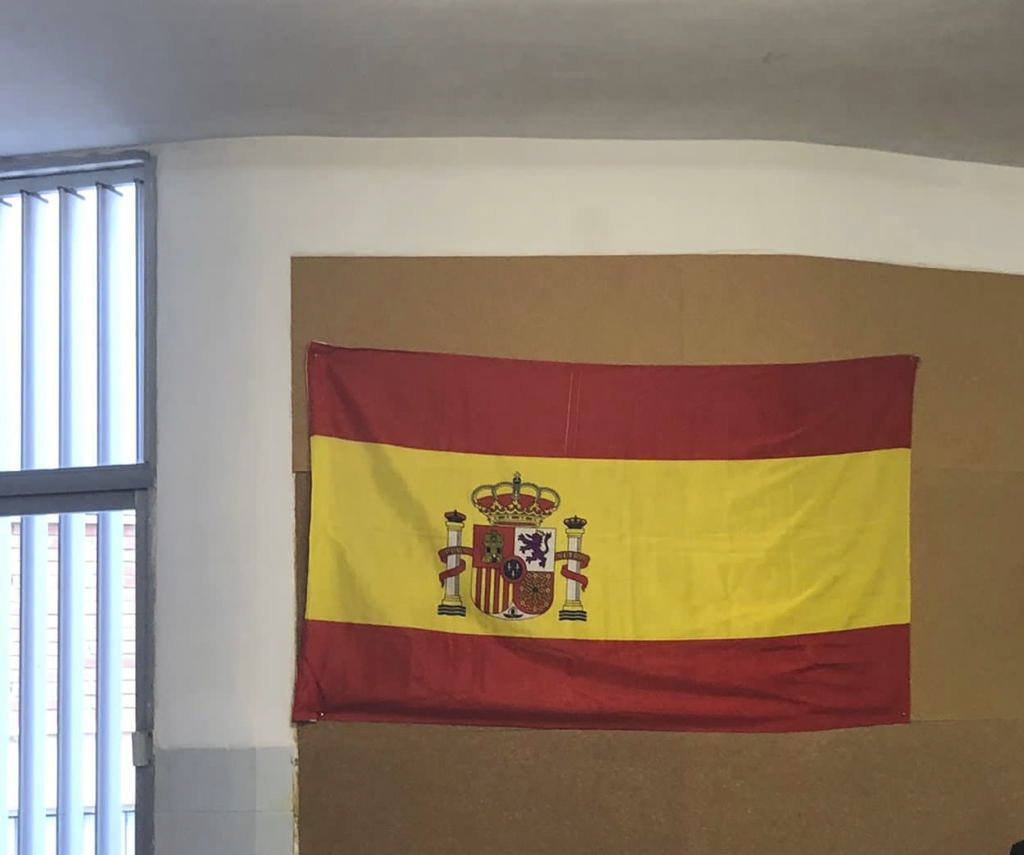 La bandera expuesta en el aula de 1 de Bachillerato del colegio La Salle Palma