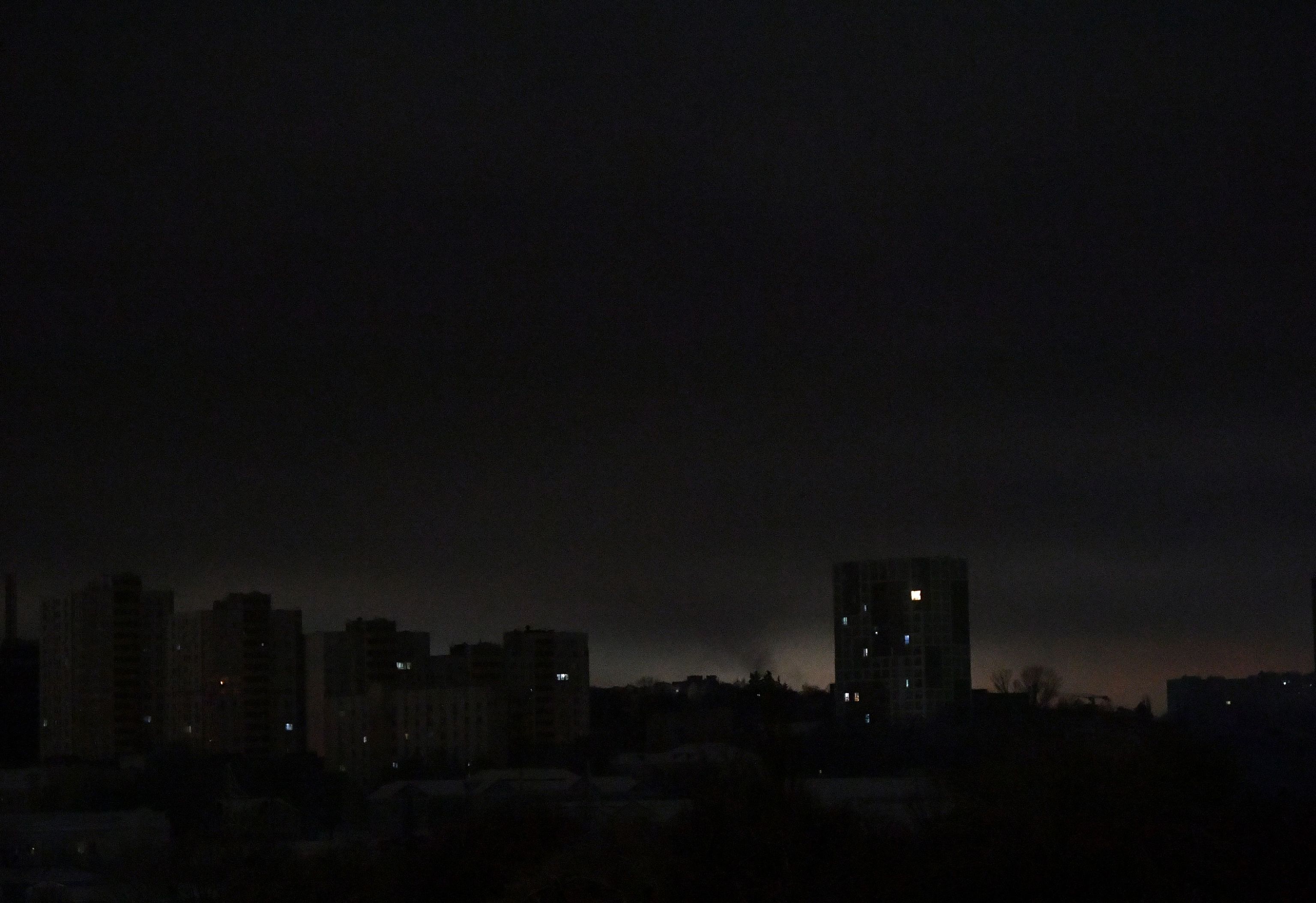Kiev durante un apagón parcial.