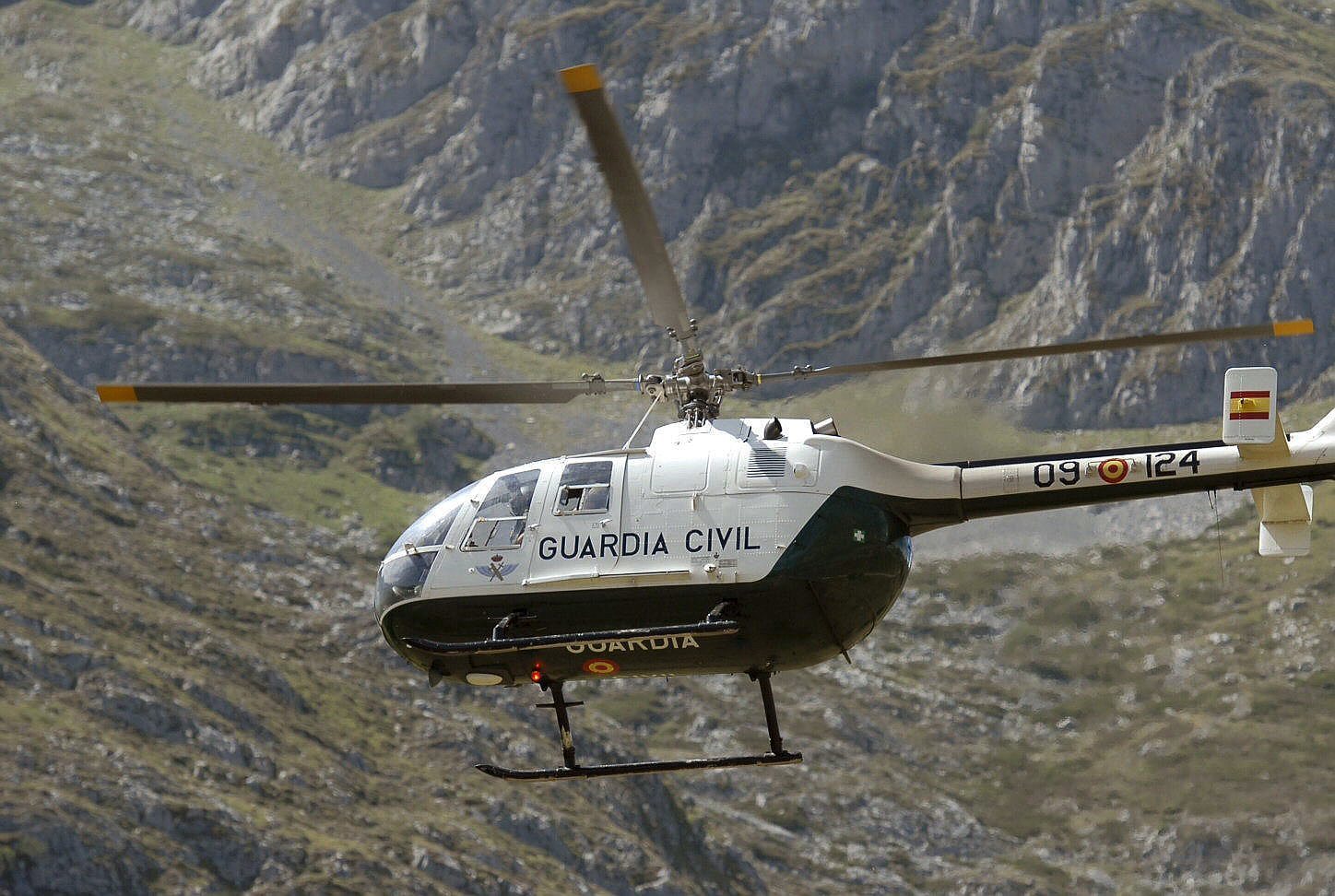 Helicptero del Grupo de Rescate Especial de Intervencin de Montaa (Greim) de la Guardia Civil.