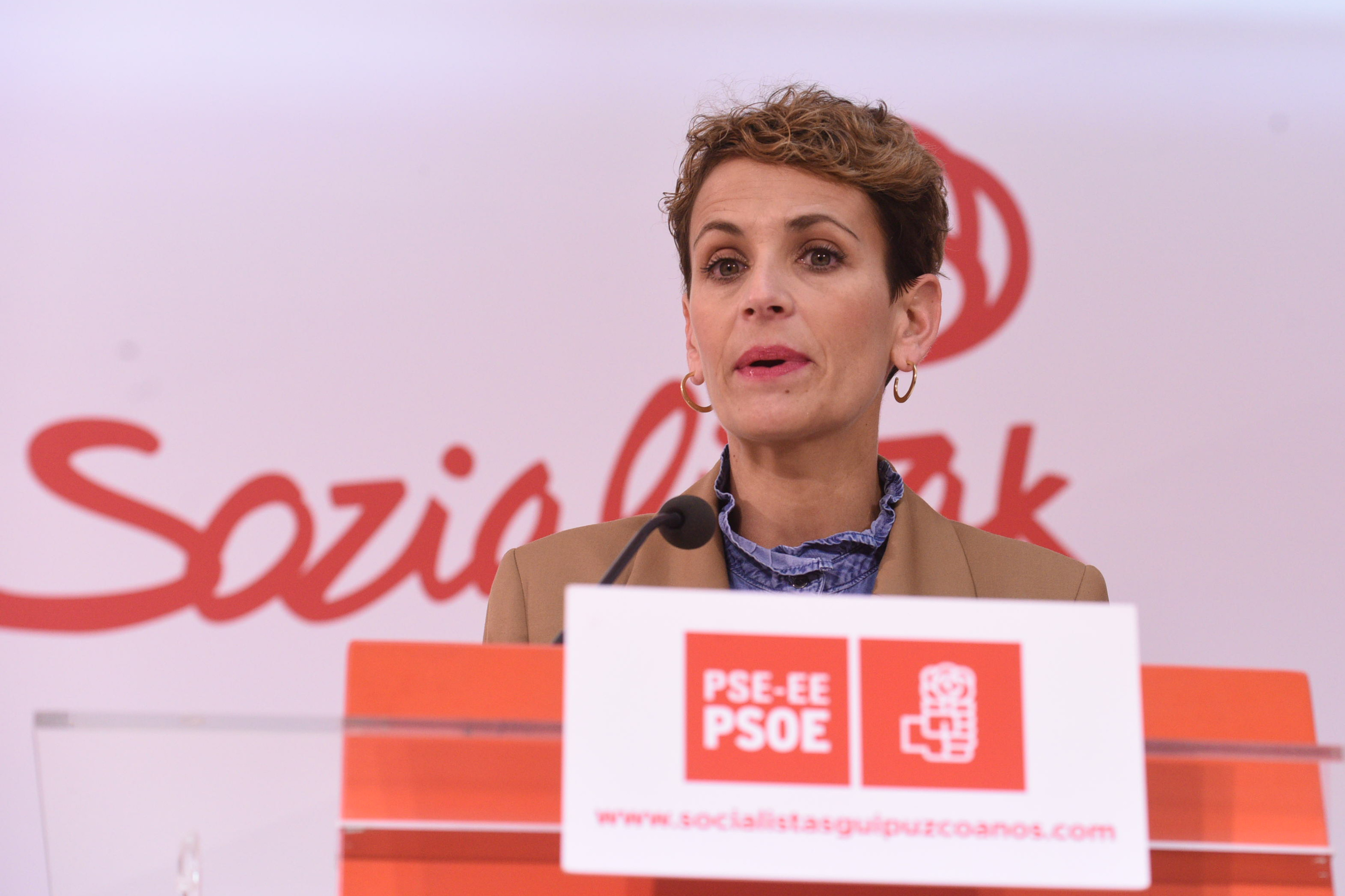 La presidenta de Navarra María Chivite en la sede del PSE en San Sebastián tras reunirse con sus compañeros en Euskadi.