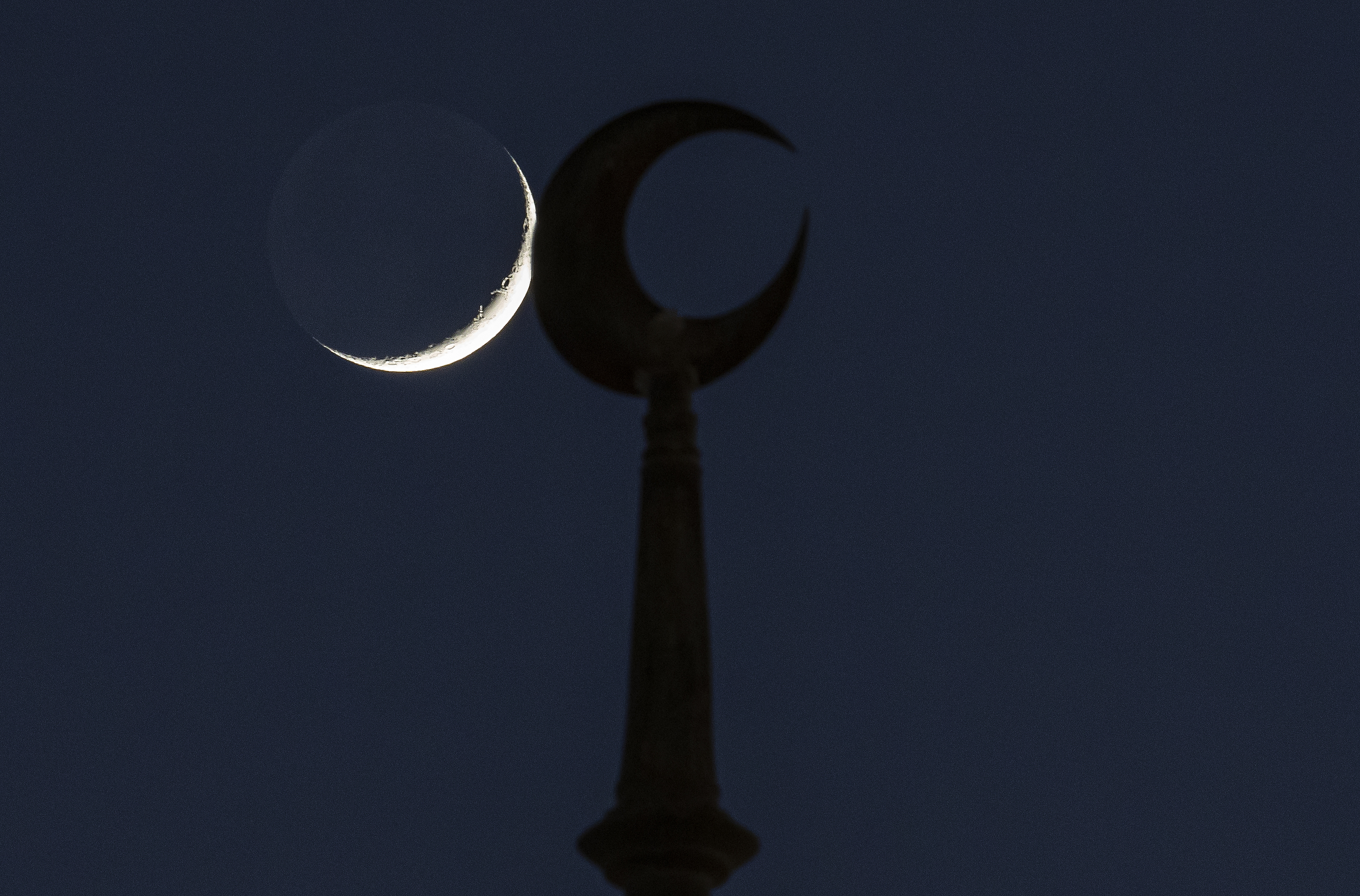 Luna menguante vista desde Qatar.