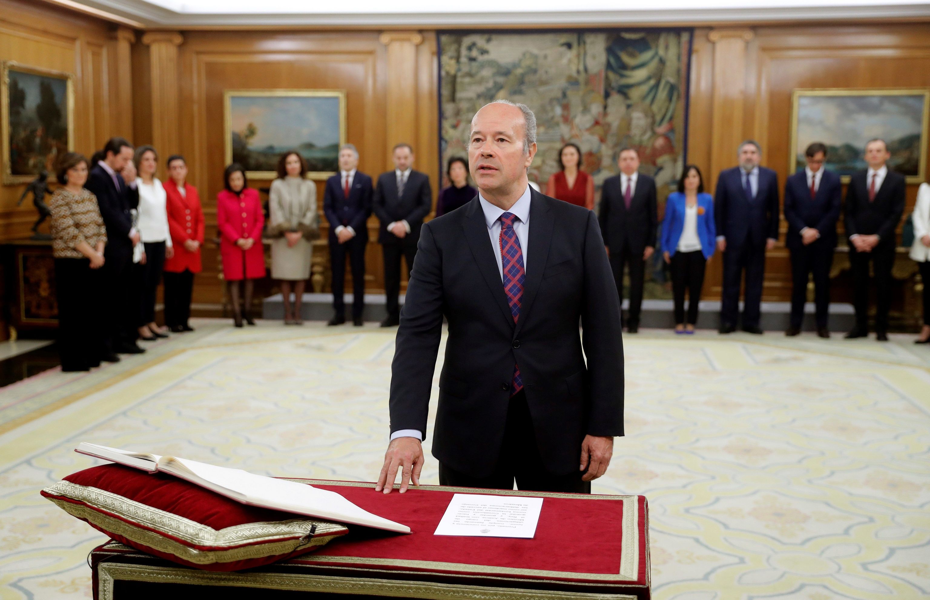Juan Carlos Campo, jurando ante la Constitucin, cuando fue nombrado ministro de Justicia en enero de 2020.