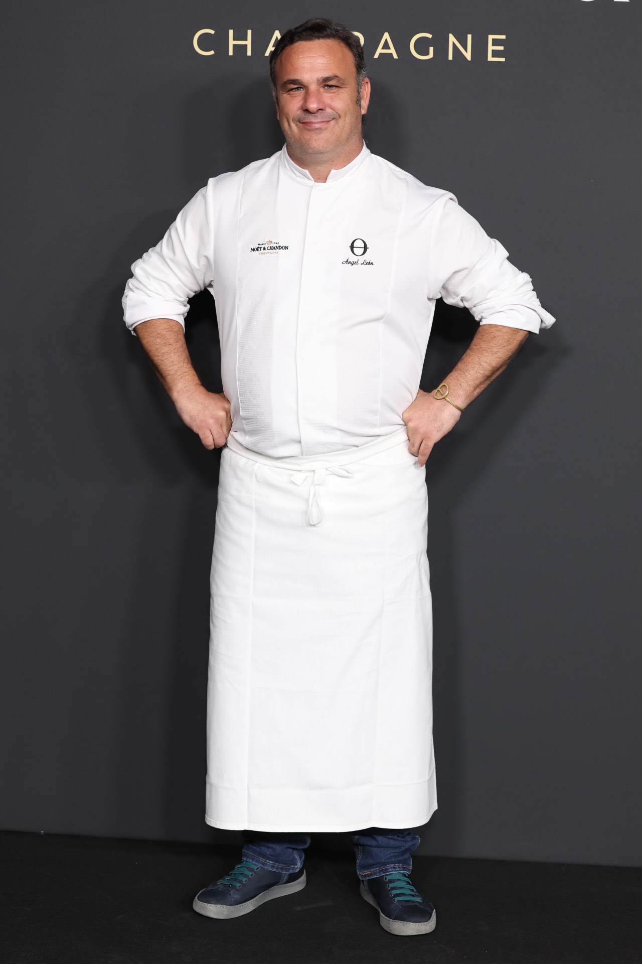 El cocinero ngel Len, conocido como 'Chef del Mar' y tres estrellas Michelin en Aponiente, fue el encargado de ofrecer la cena.