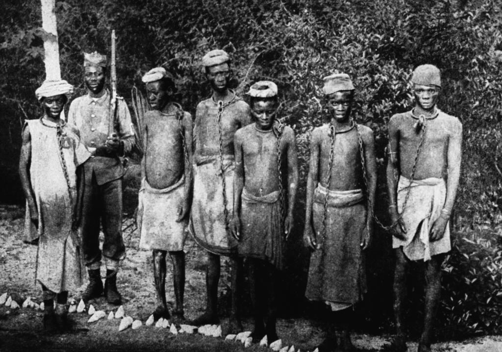 Esclavos en Sierra Leona en 1900.