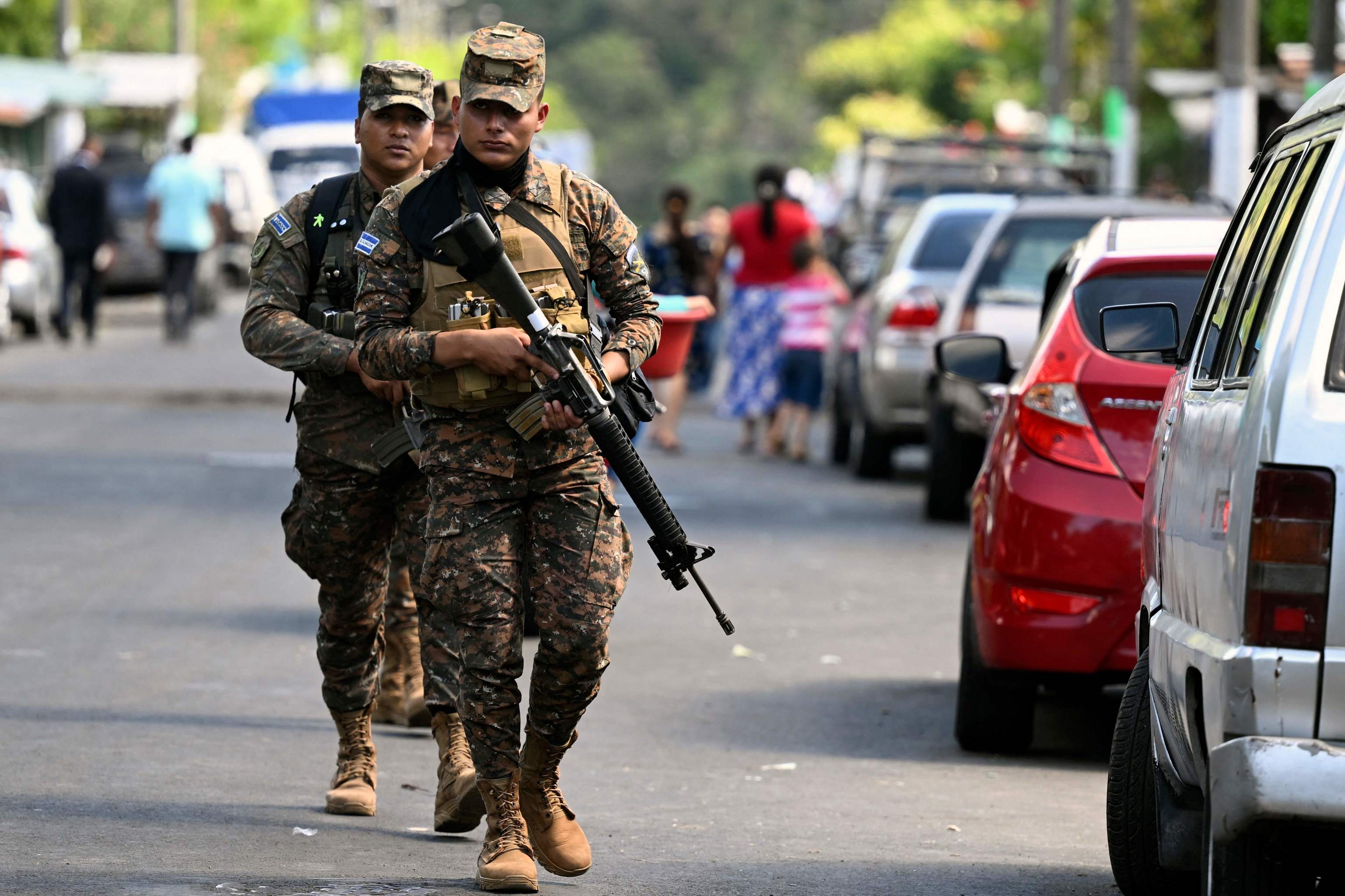 Detenidos más de 140 pandilleros en una ciudad cercada de El Salvador