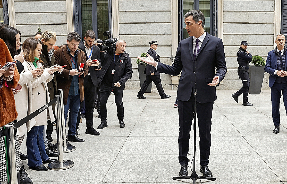 Pedro Snchez, en la entrada del Congreso, antes de la celebracin del aniversario de la Constitucin.