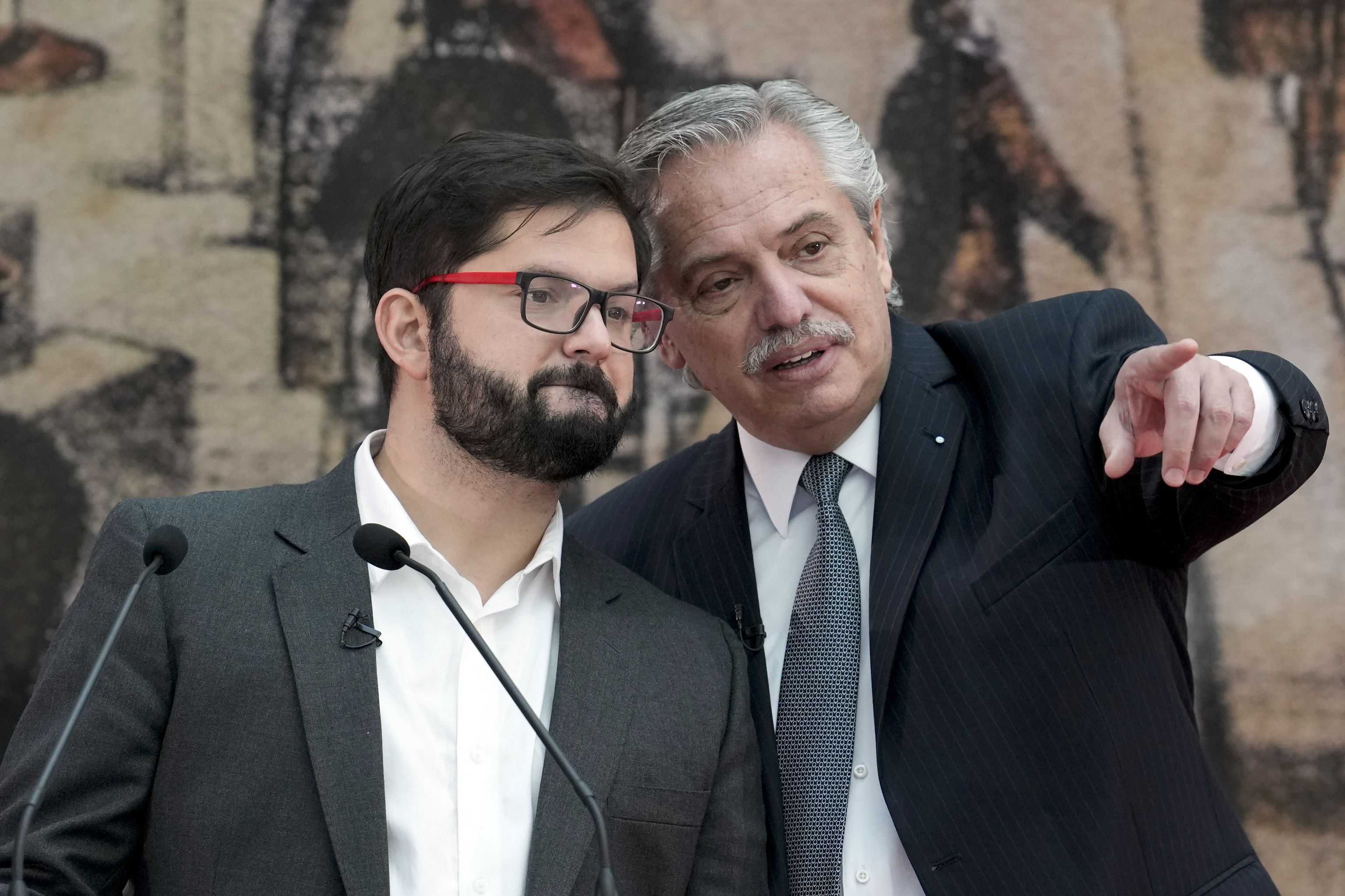 Gabriel Boric, junto a Alberto Fernández.
