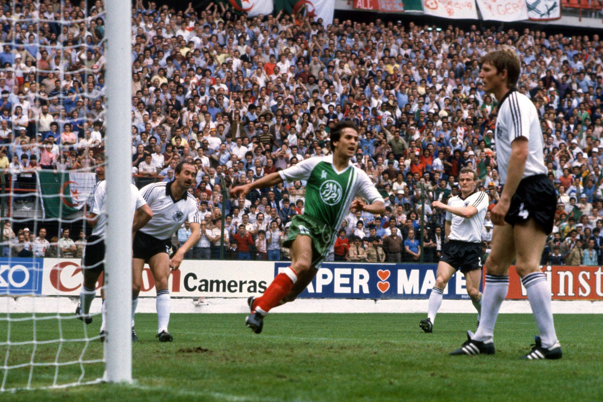 La seleccin de Argelia derrotando a la de Alemania en el Mundial de Espaa 82.