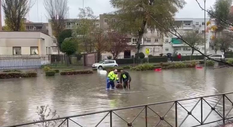 Maana de atascos, inundaciones y retrasos en Cercanas por la intensa lluvia cada en la Comunidad de Madrid