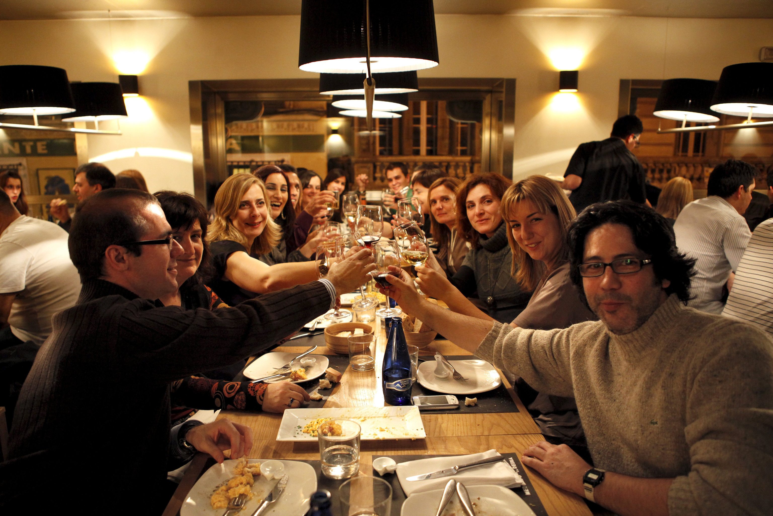 Las cenas y comidas de empresa estn reactivando la hostelera en Castelln.