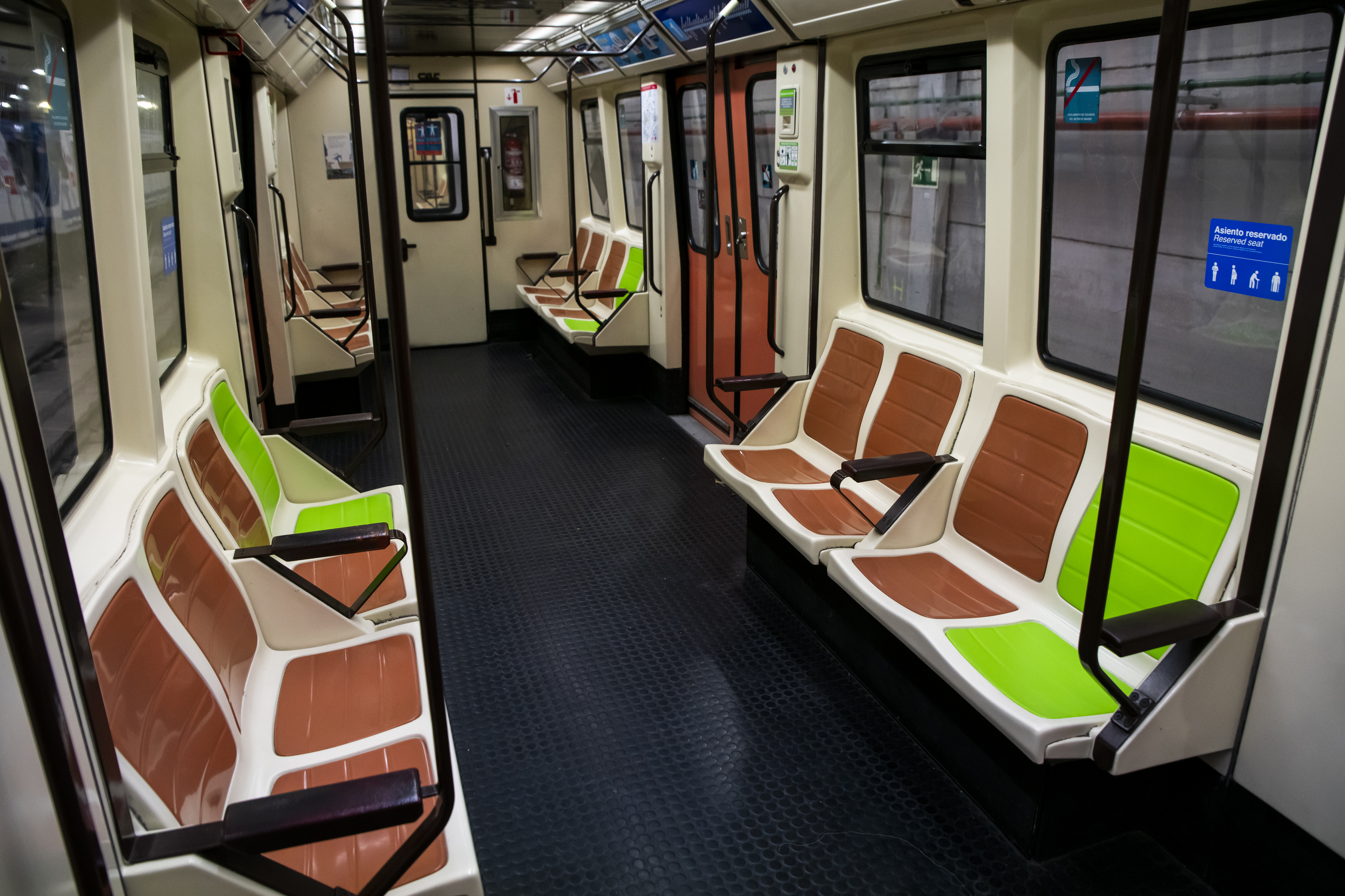 Nuevos asientos reservados del Metro de Madrid.